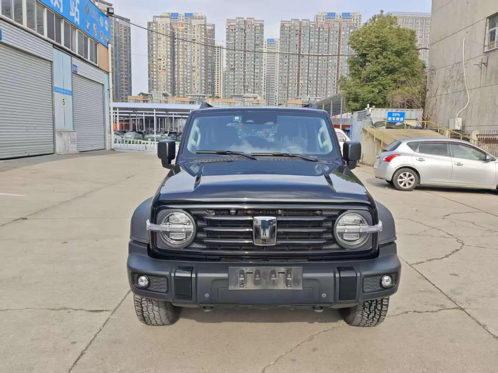 Tank 300  из Китая