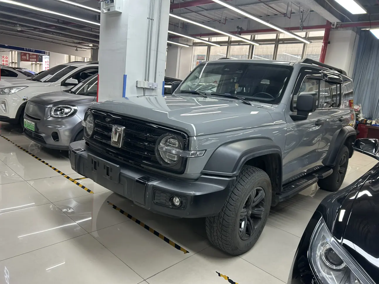 Tank 300  из Китая