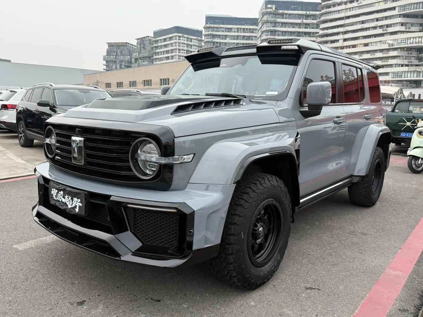 Tank 300  из Китая