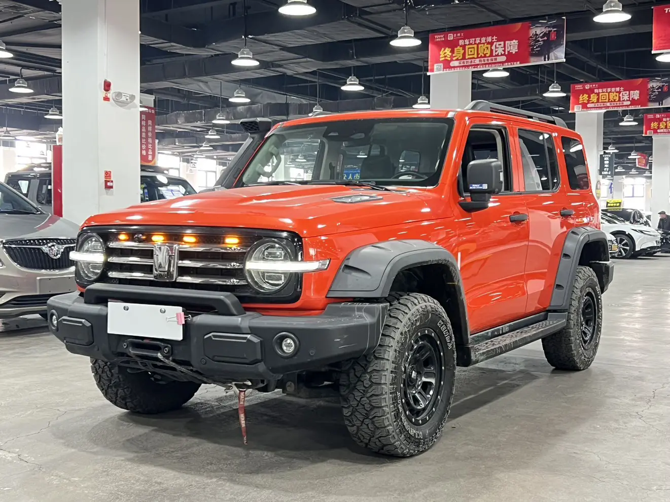 Tank 300  из Китая