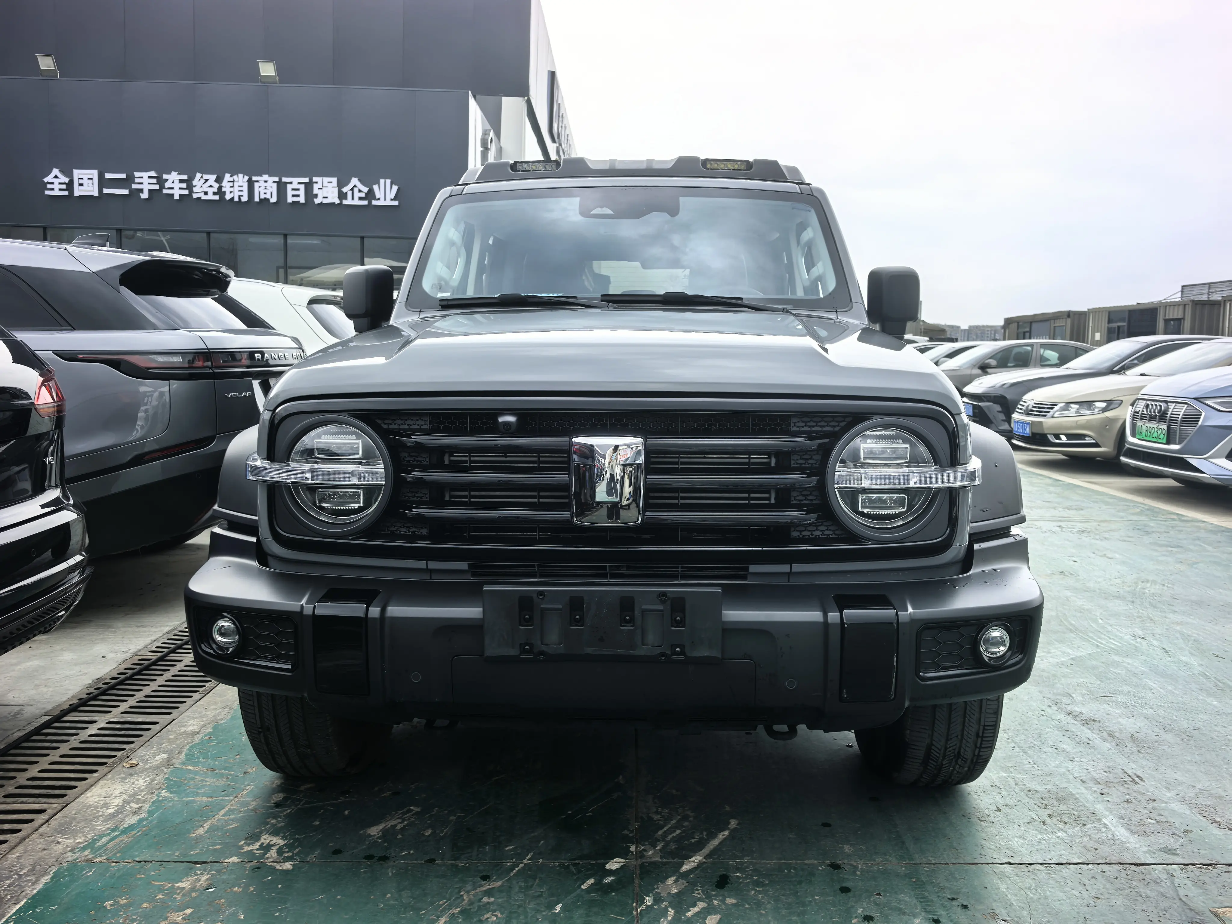 Tank 300  из Китая