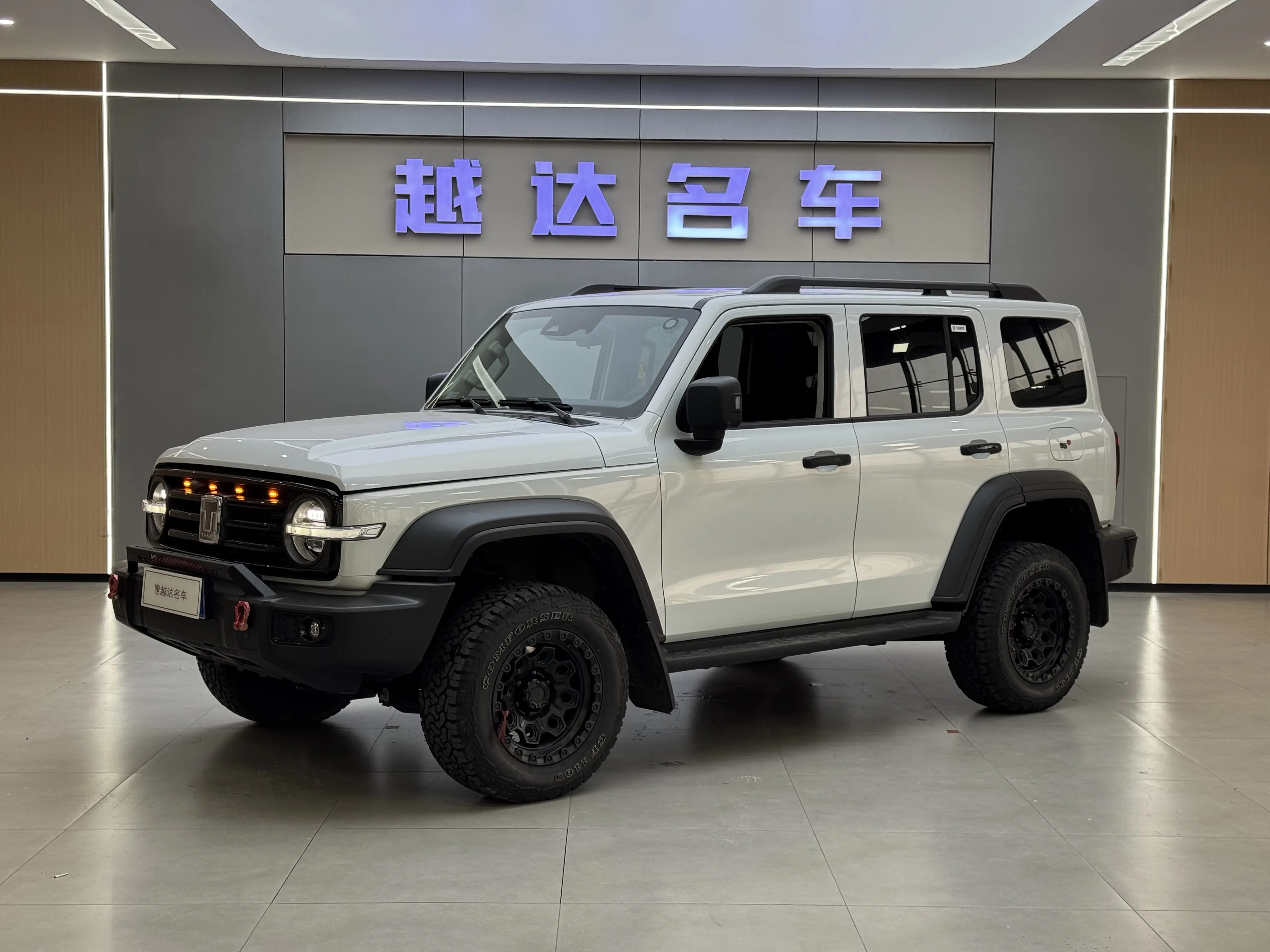 Tank 300  из Китая