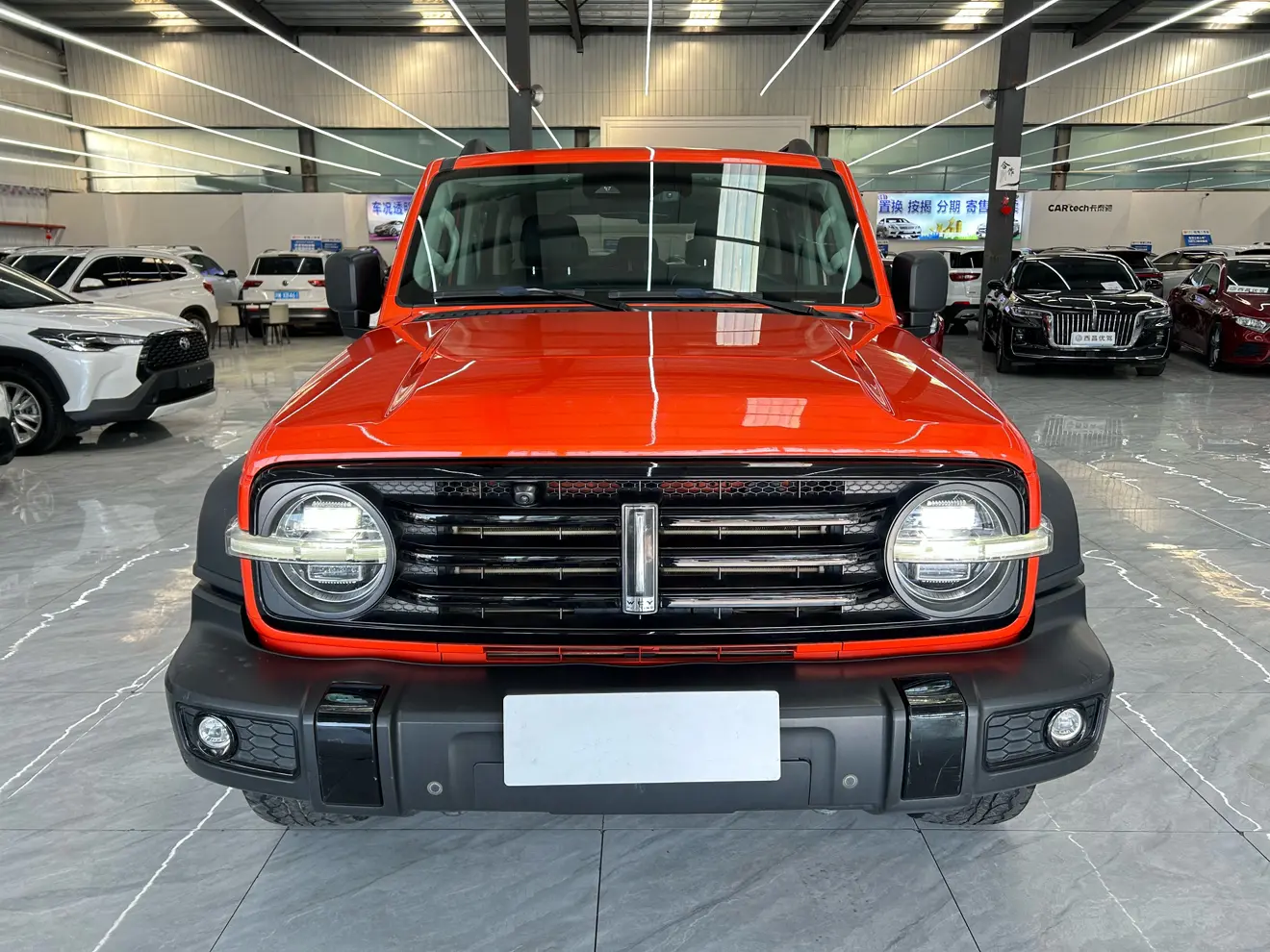 Tank 300  из Китая