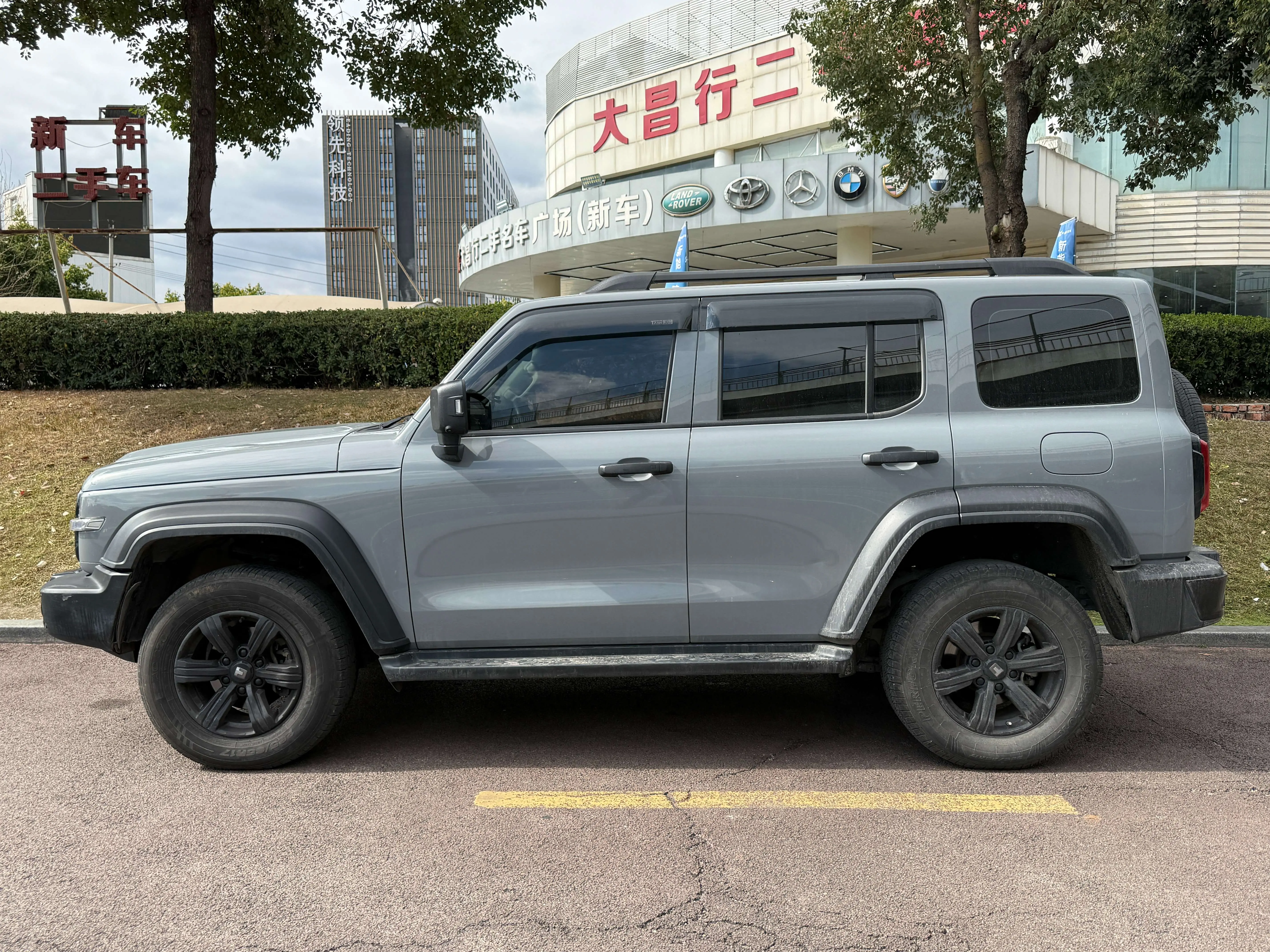 Tank 300  из Китая