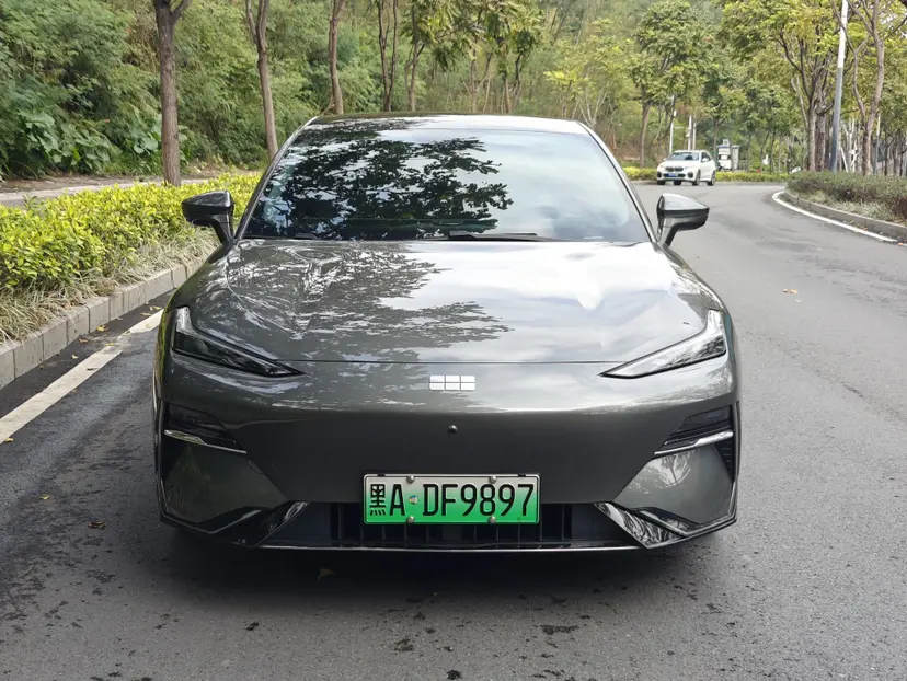 Geely Galaxy E8  из Китая