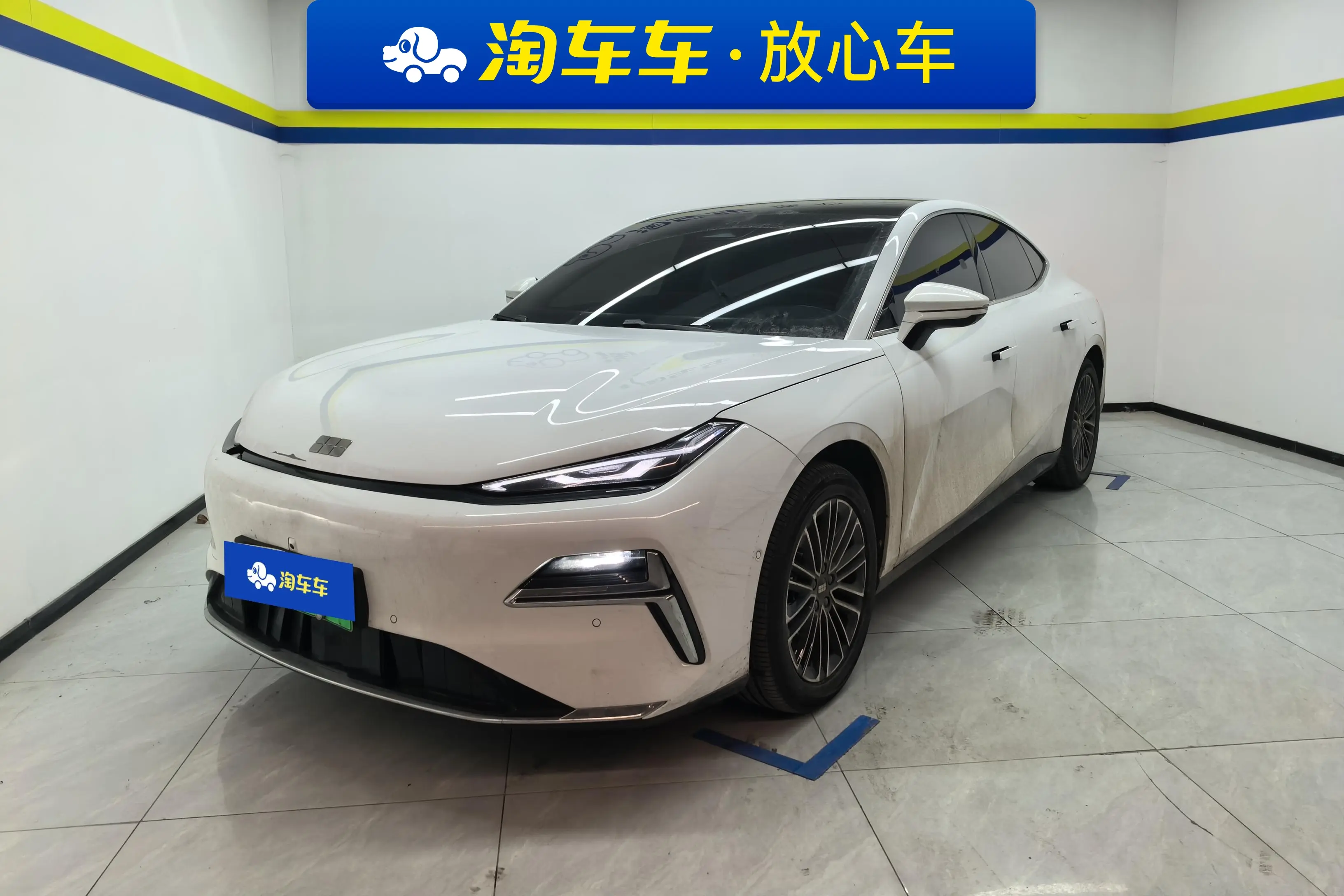 Geely Galaxy Star 8 PHEV  из Китая