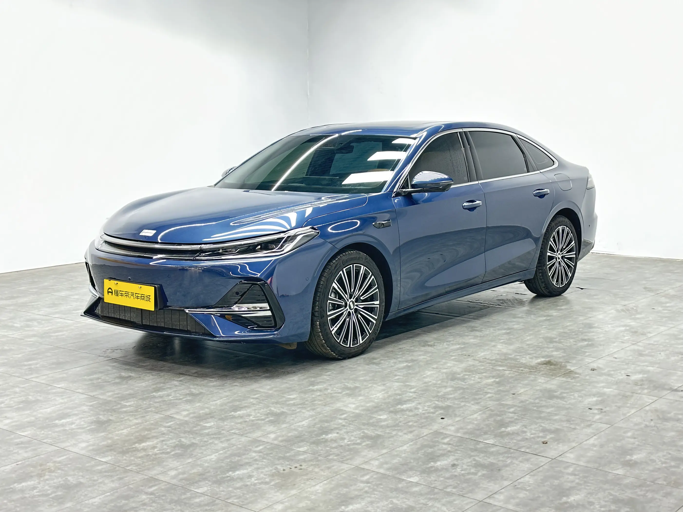 Geely Galaxy A7 PHEV  из Китая