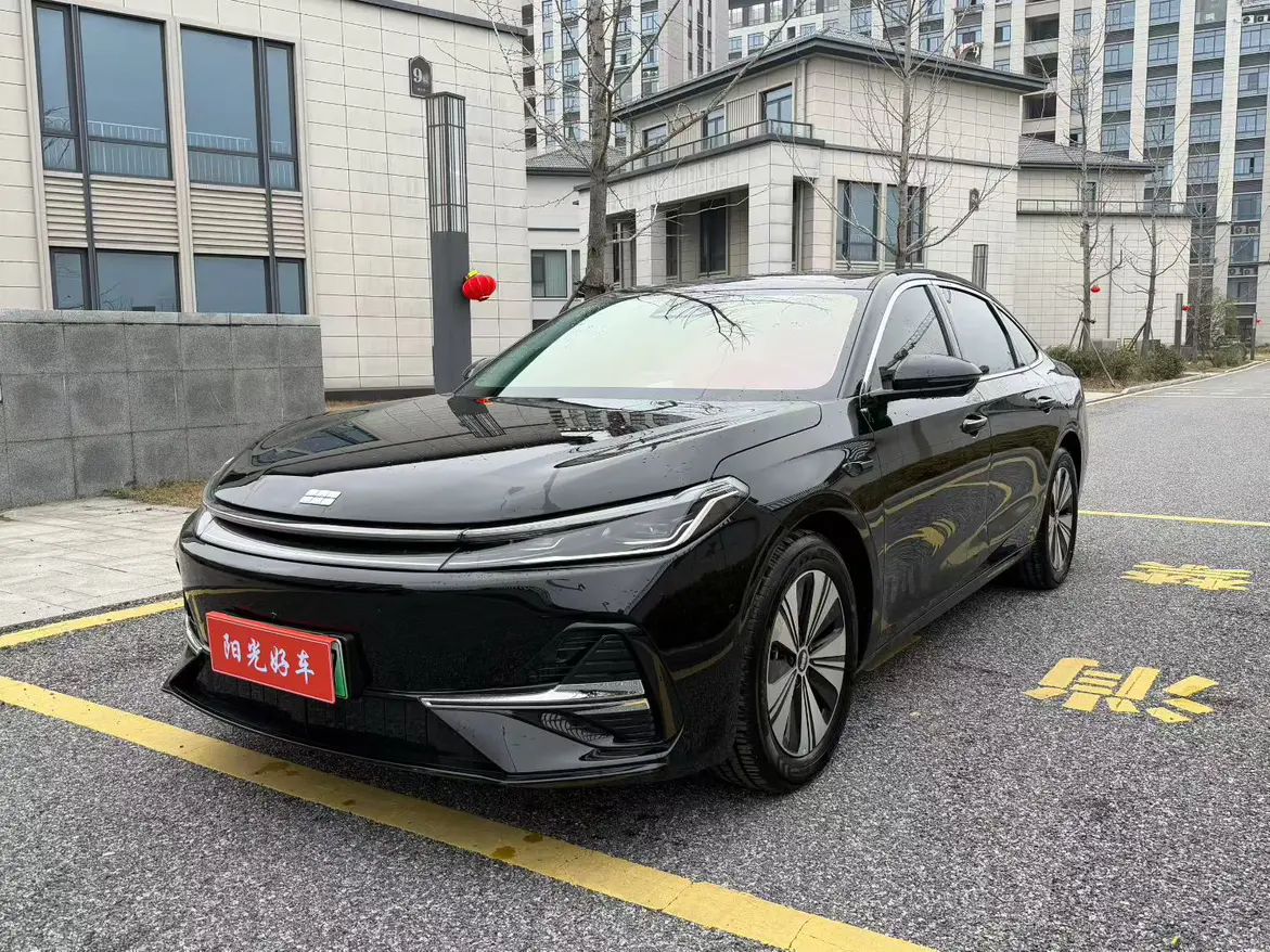 Geely Galaxy A7 PHEV  из Китая
