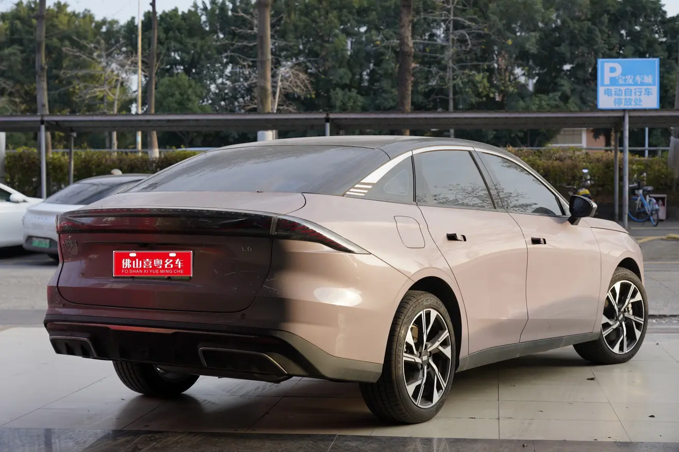 Geely Galaxy L6  из Китая