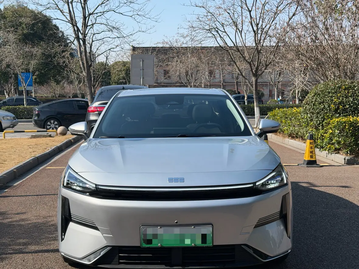 Geely Galaxy L6  из Китая