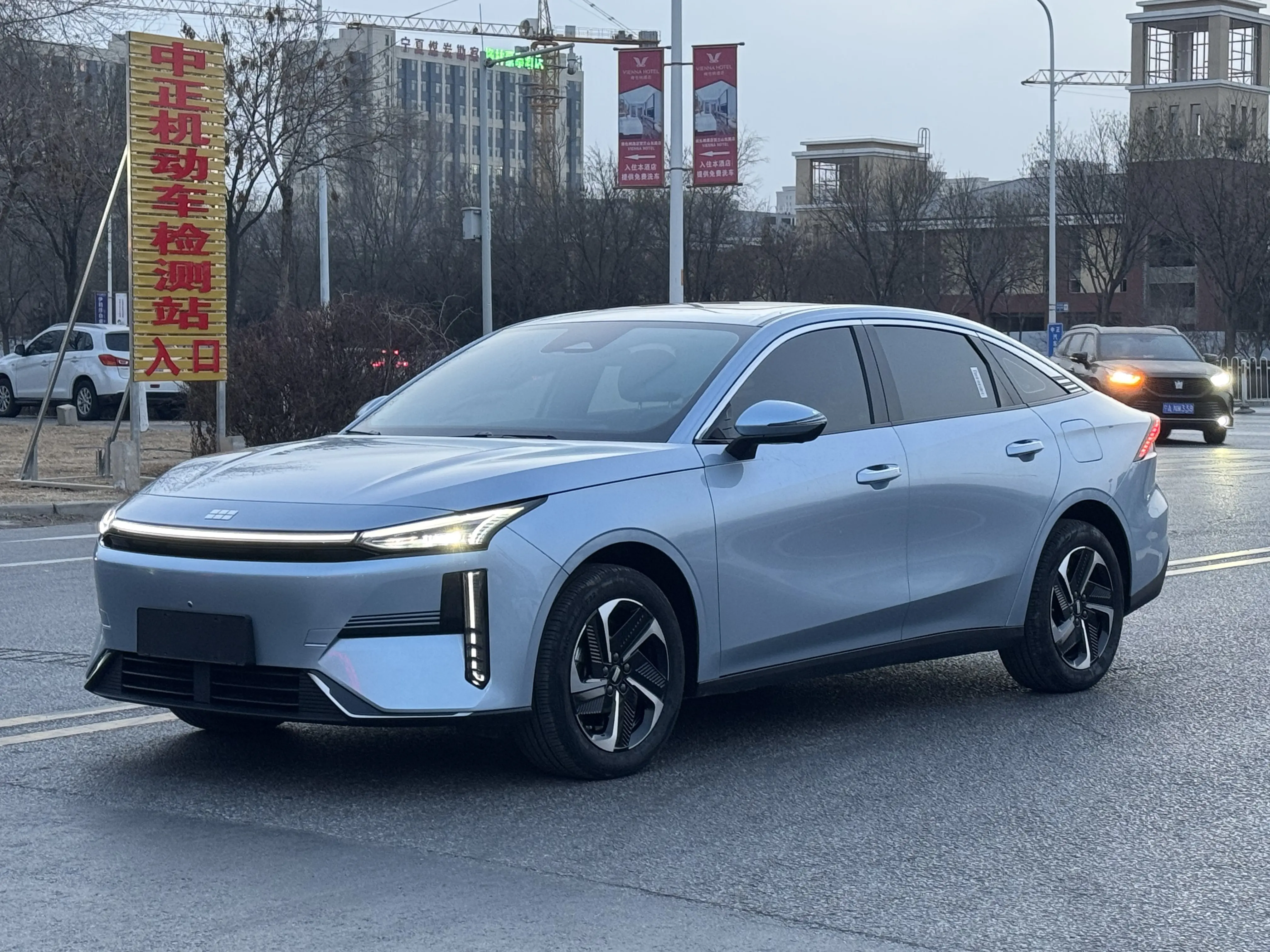 Geely Galaxy L6  из Китая