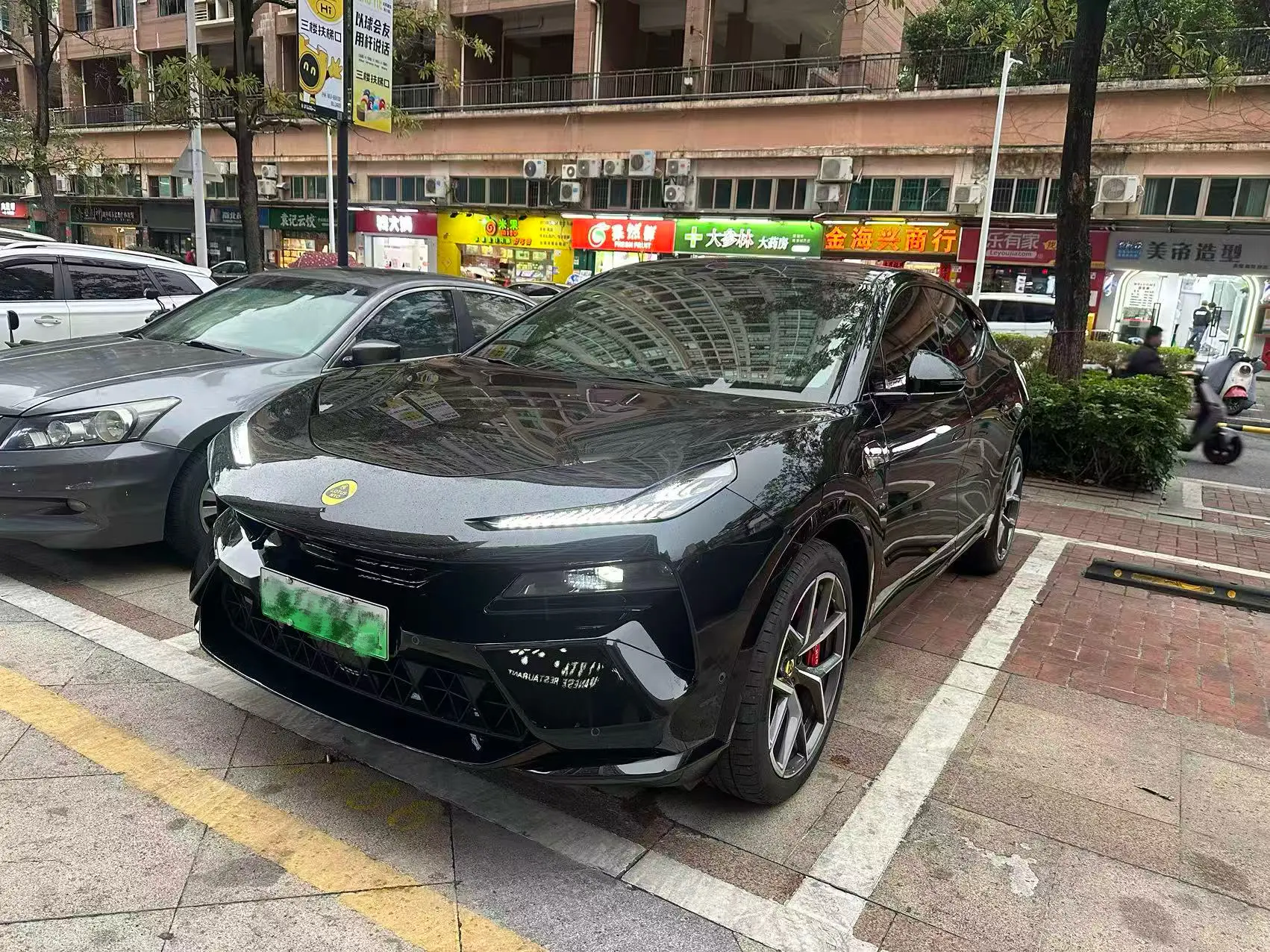 Lotus Eletre  из Китая