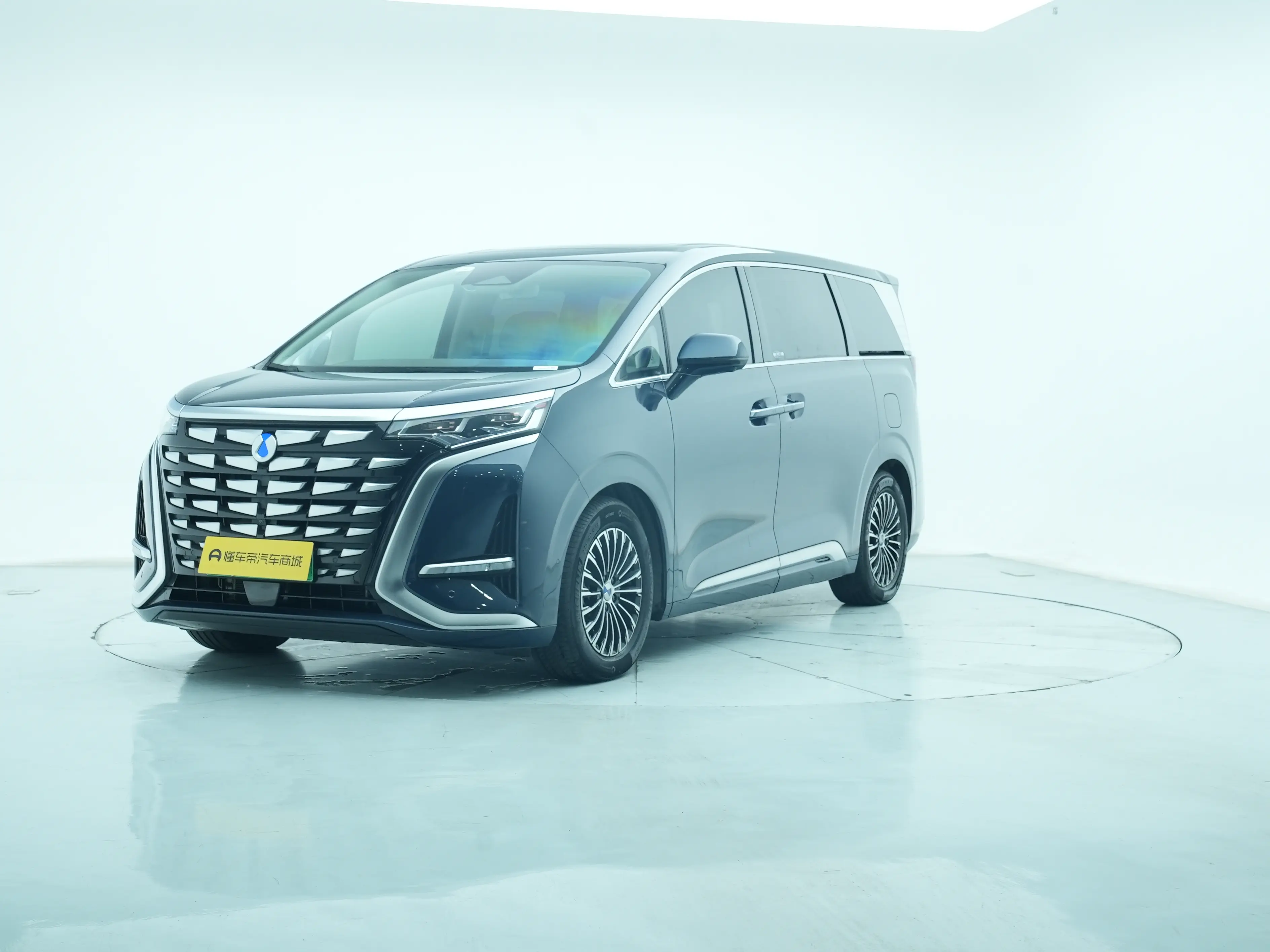 Denza D9 DM  из Китая