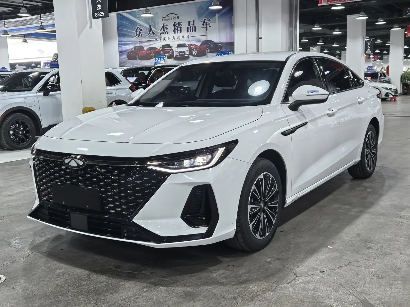 Chery Fengyun A8  из Китая