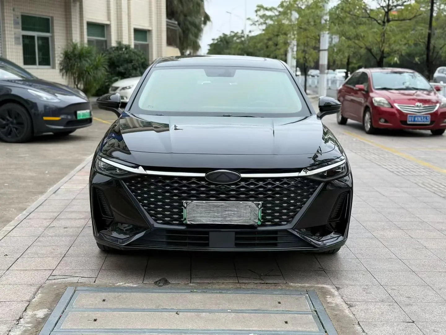 Chery Fengyun A8  из Китая