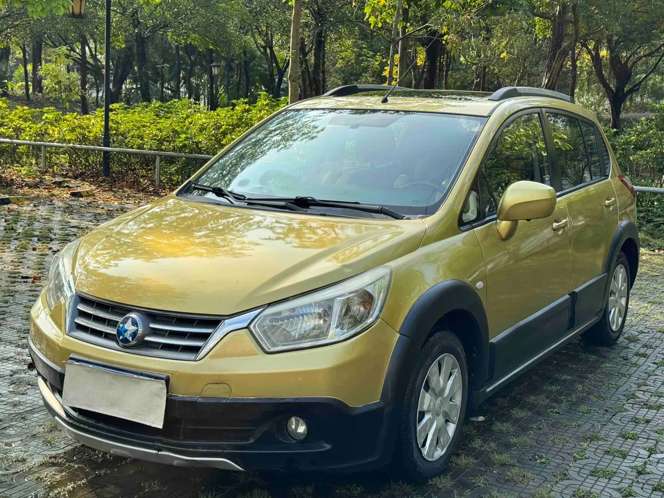 Kai Chen Venucia R50X  из Китая