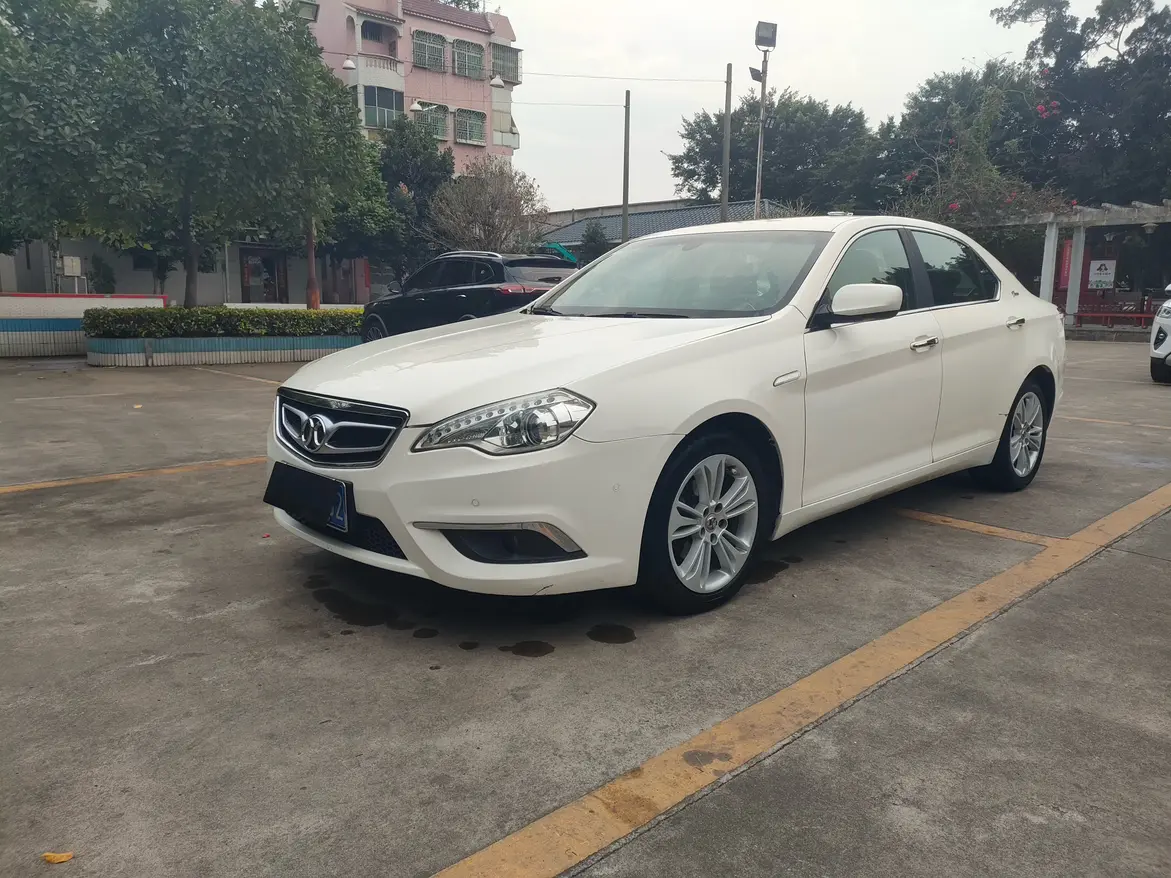 BAIC Saab D70