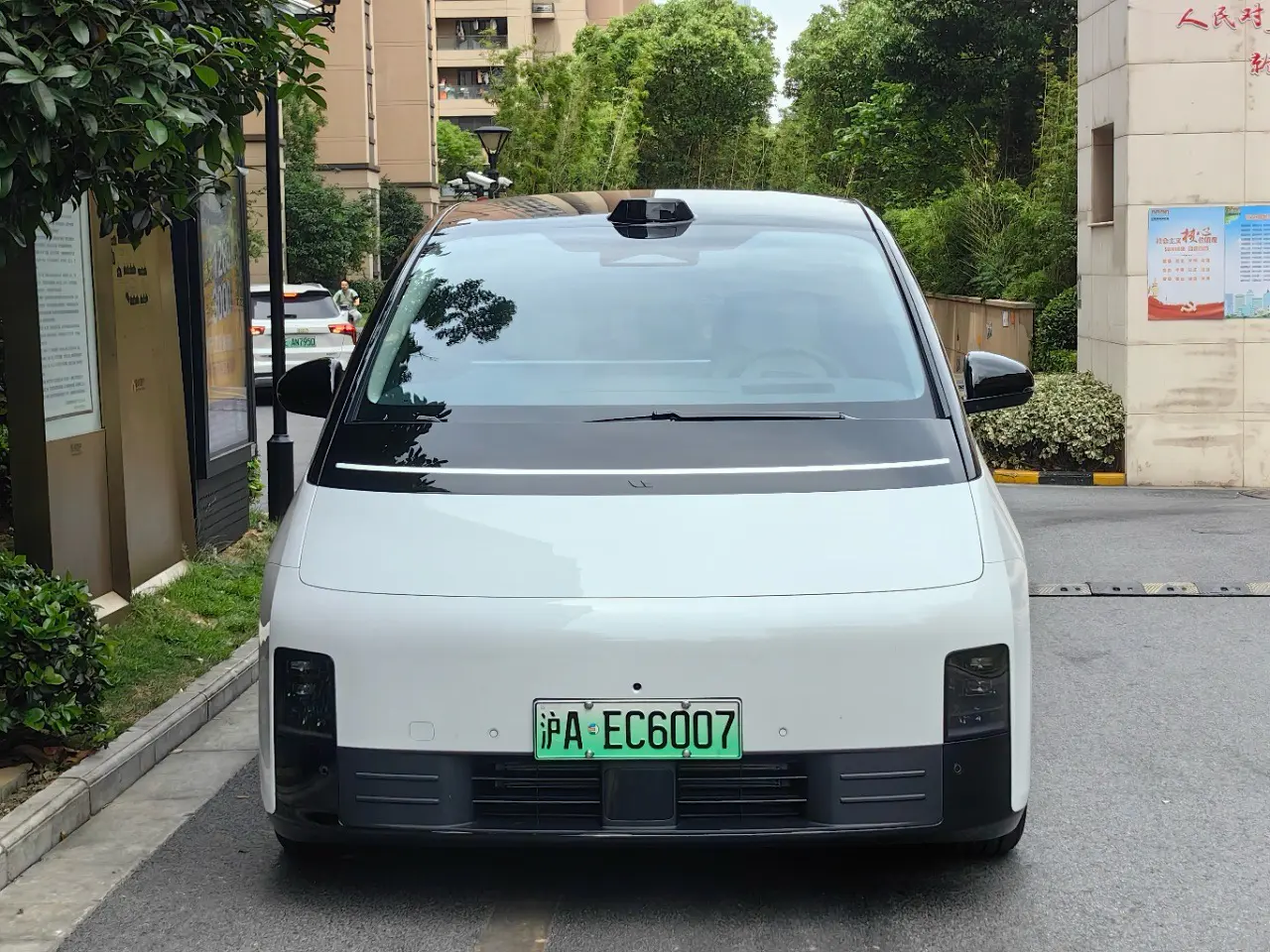 Li MEGA (Ideal MEGA)  из Китая