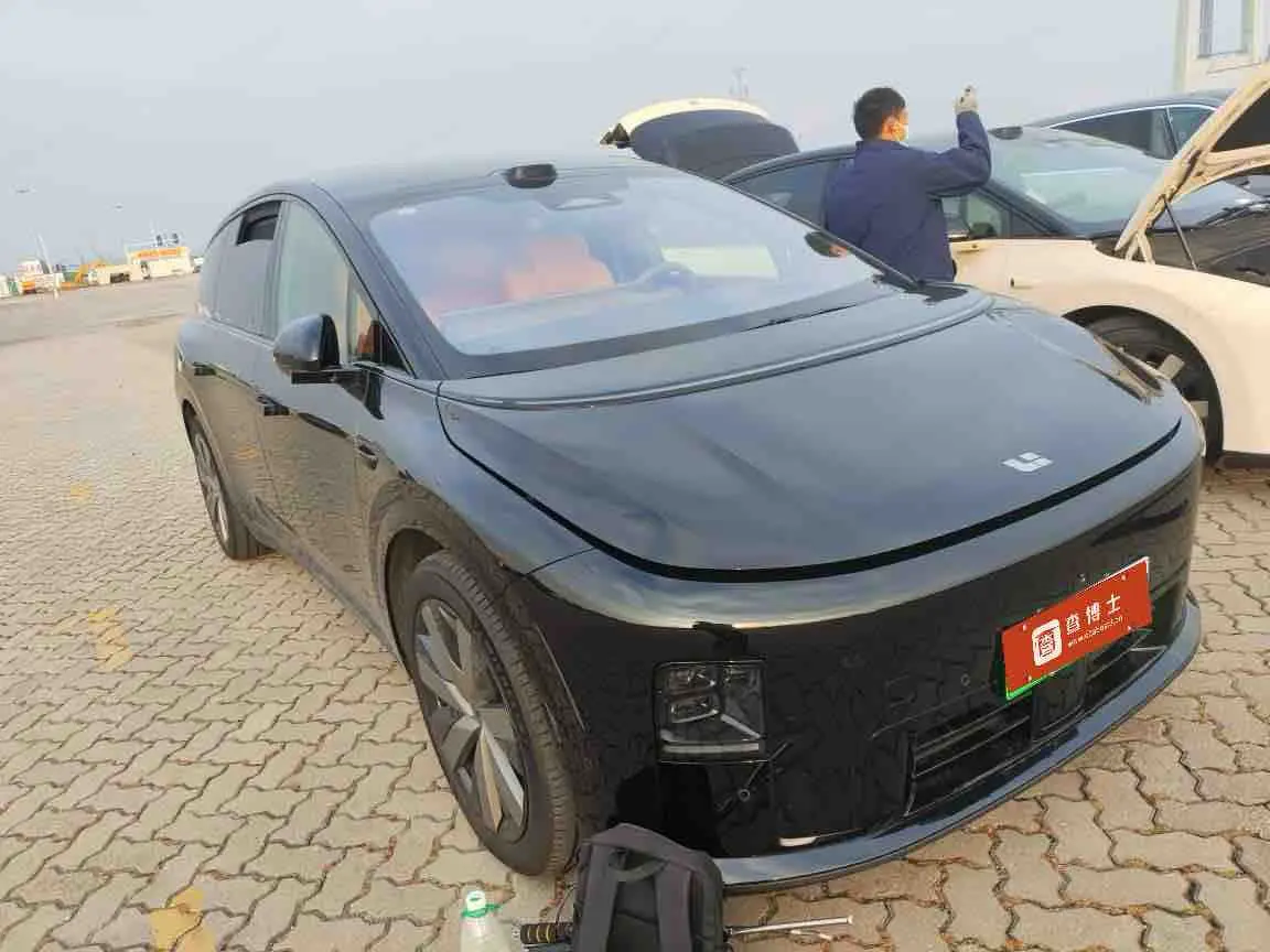 Li Ideal i8  из Китая