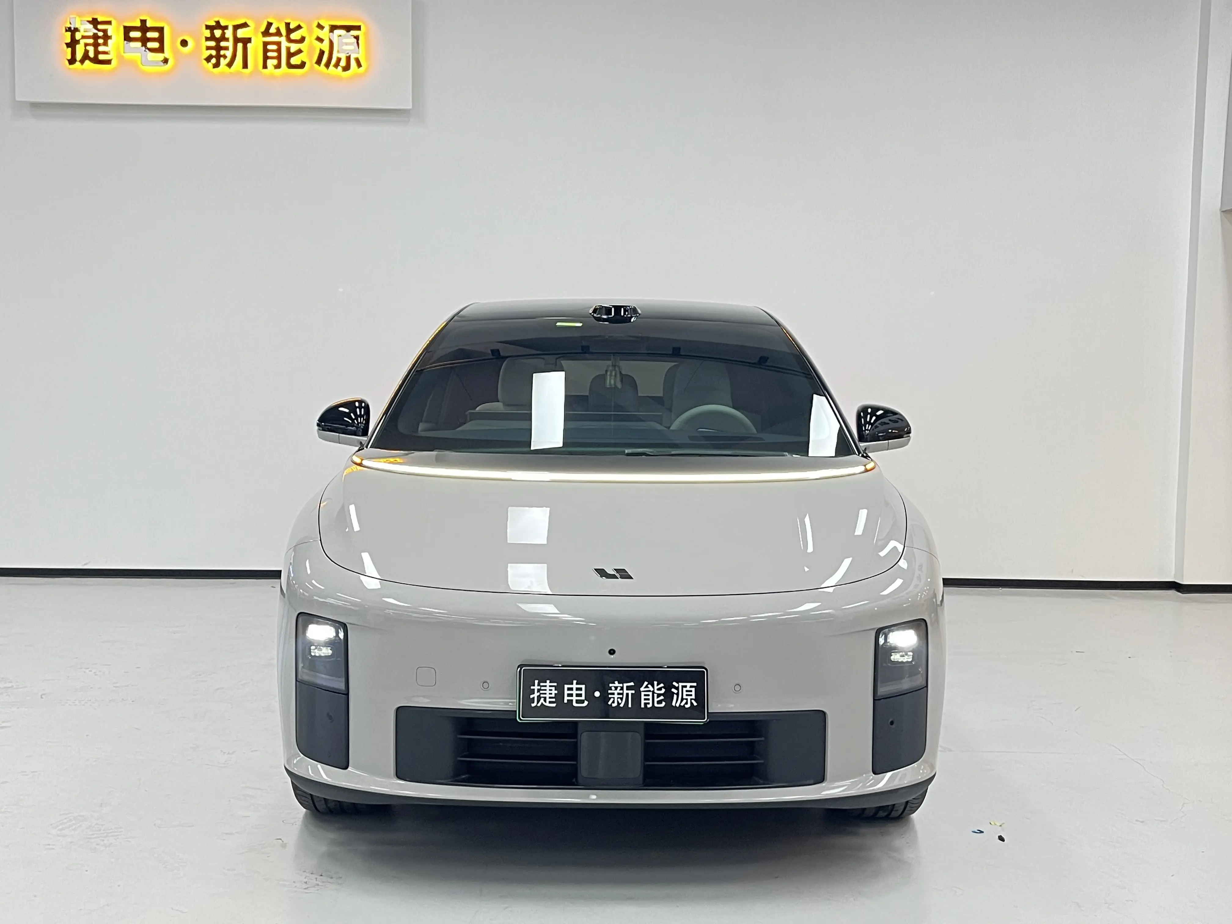 Li Ideal i6  из Китая