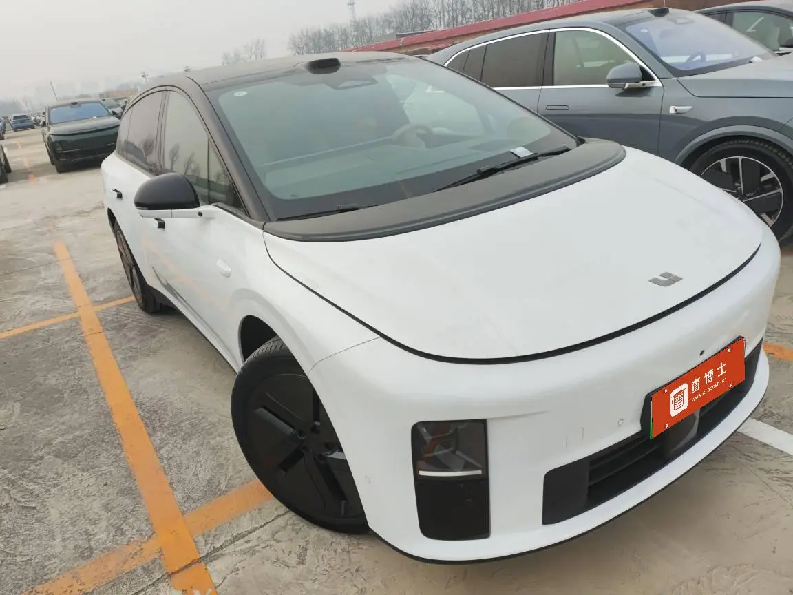 Li Ideal i6  из Китая