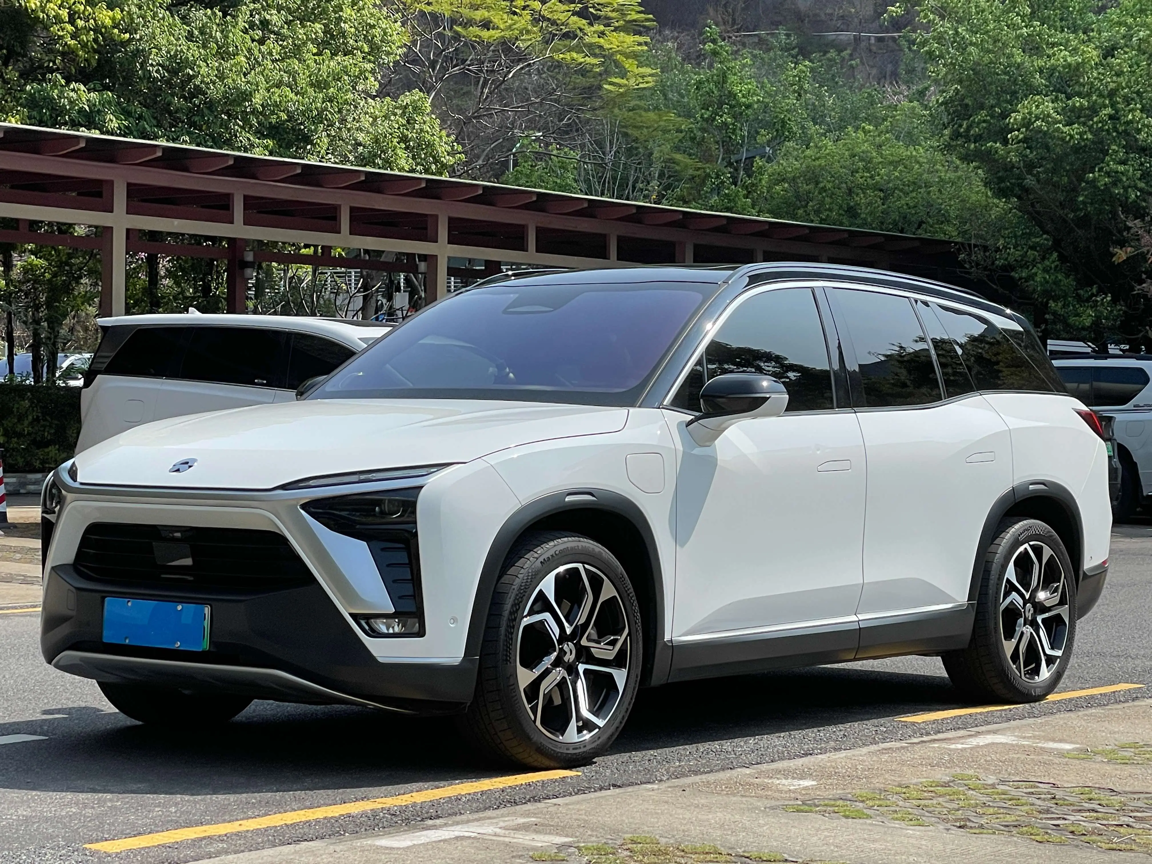 NIO ES8  из Китая
