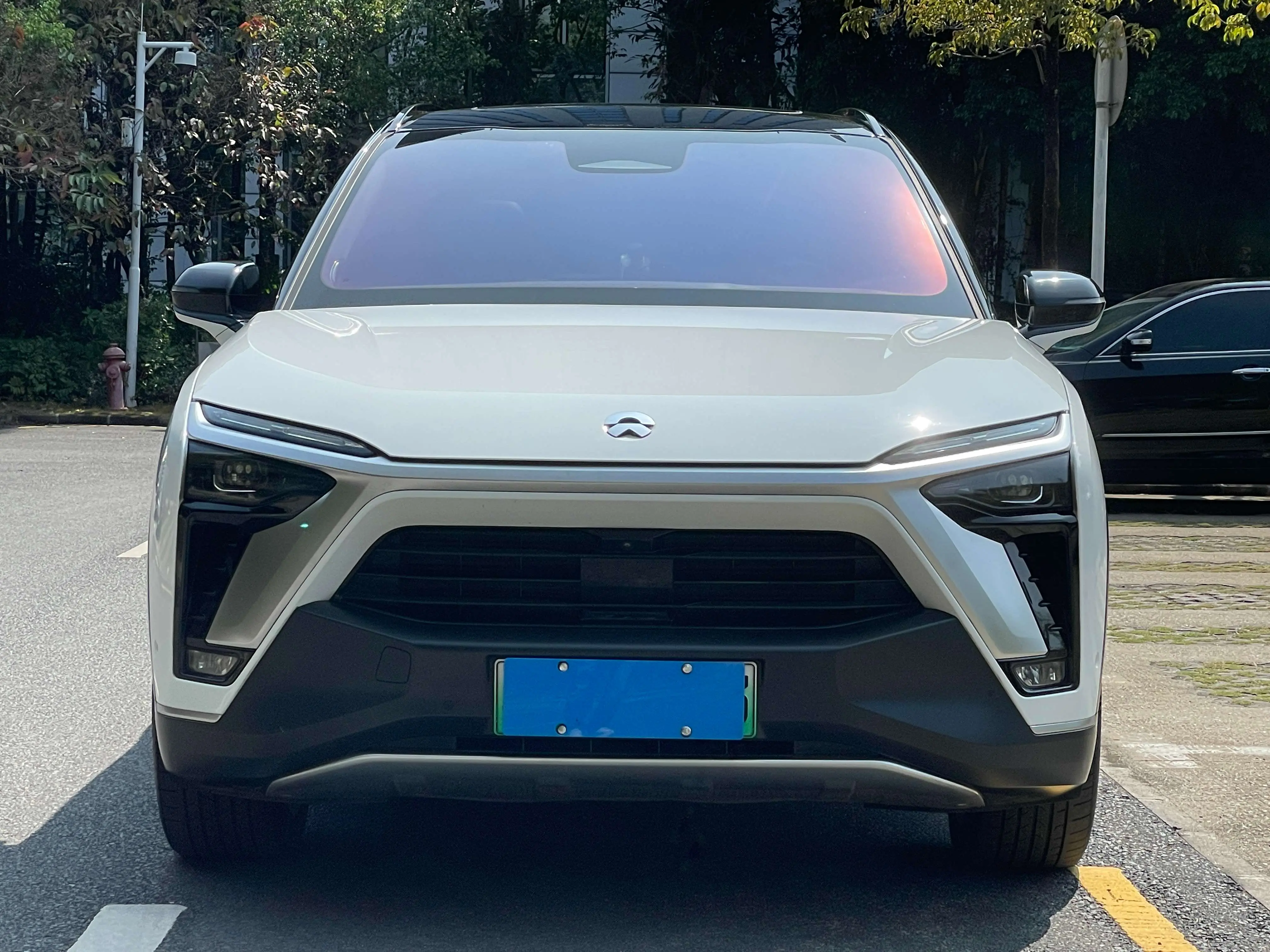 NIO ES8  из Китая