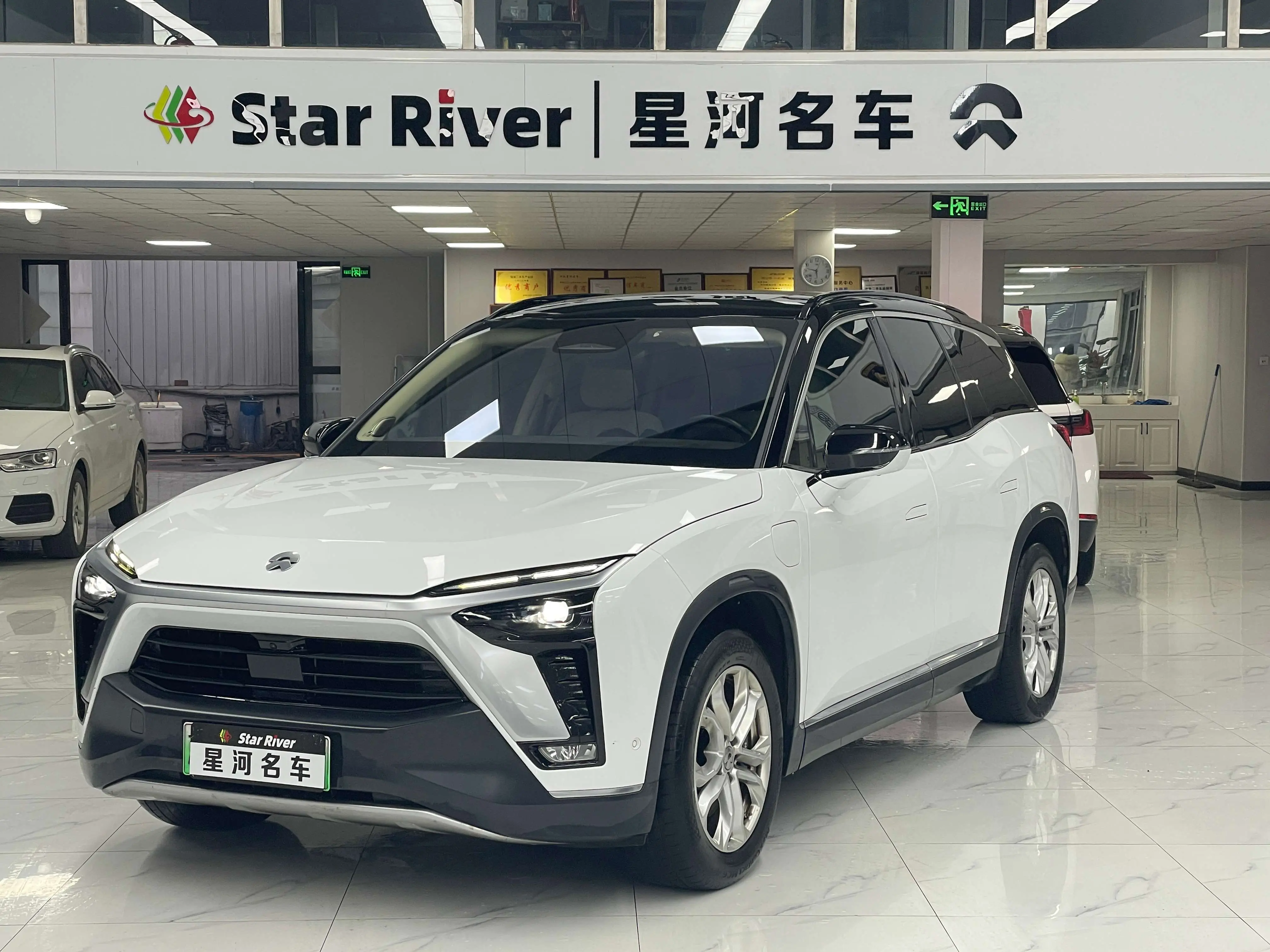 NIO ES8  из Китая