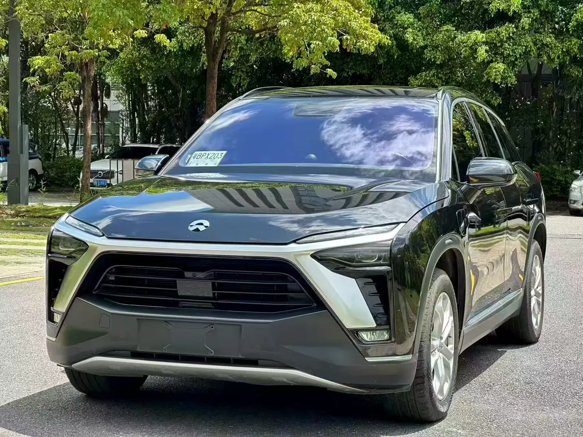 NIO ES8