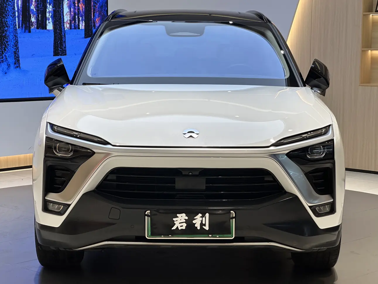 NIO ES8  из Китая