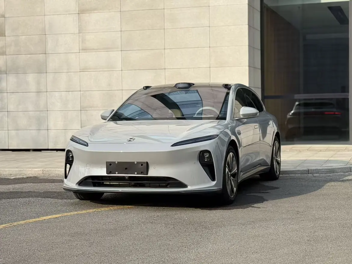 NIO ET5T  из Китая