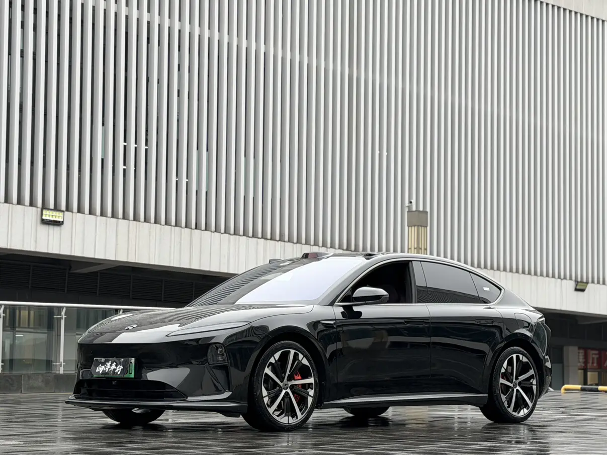 NIO ET5  из Китая