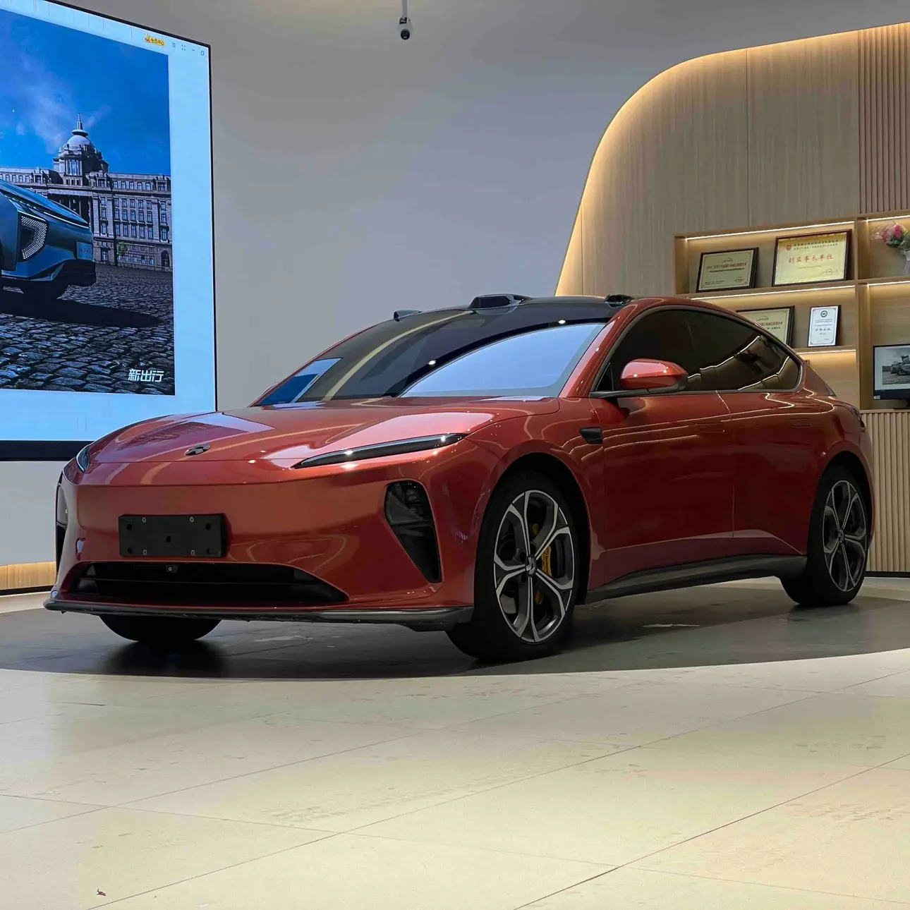 NIO ET5  из Китая