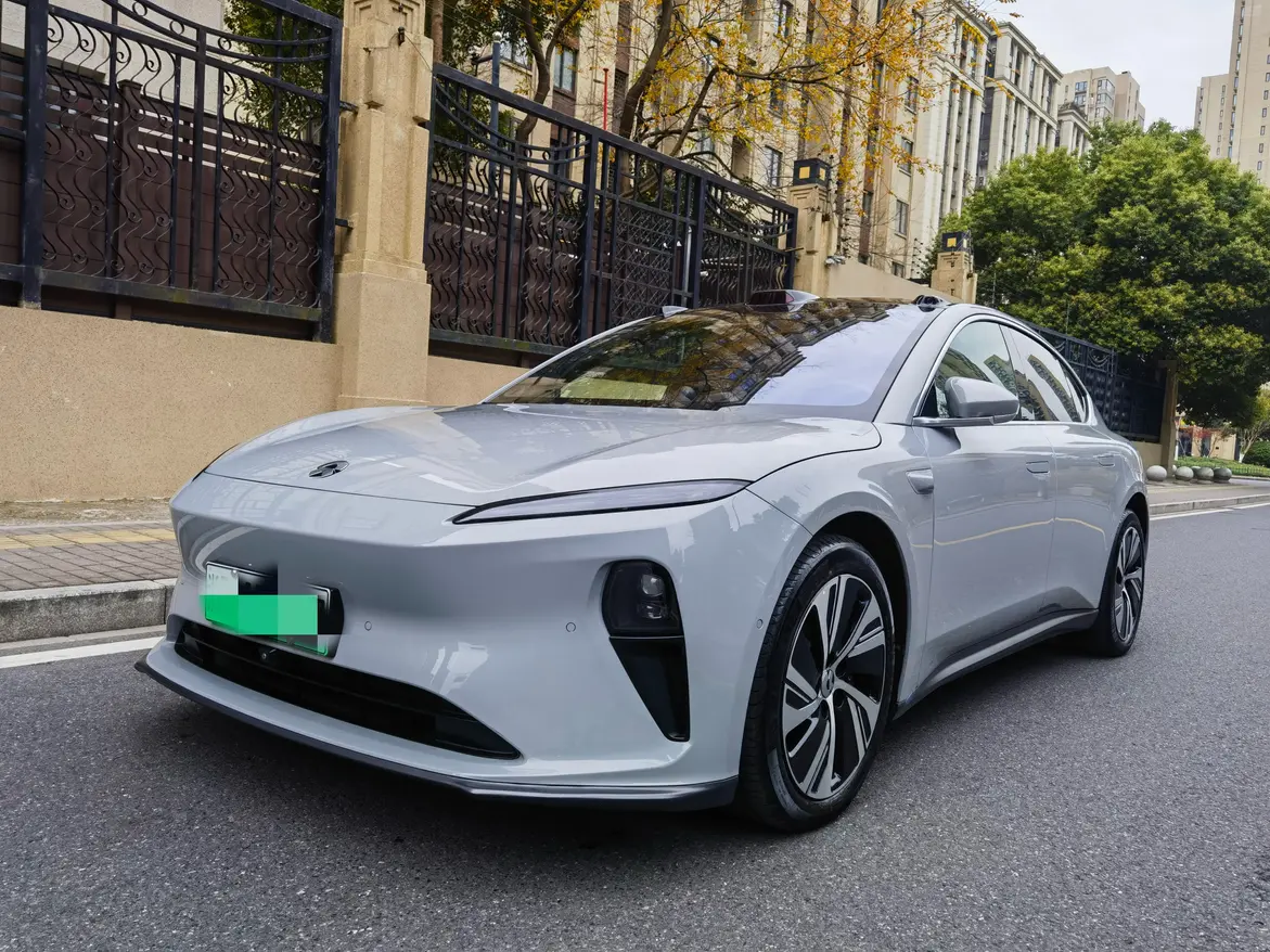NIO ET5