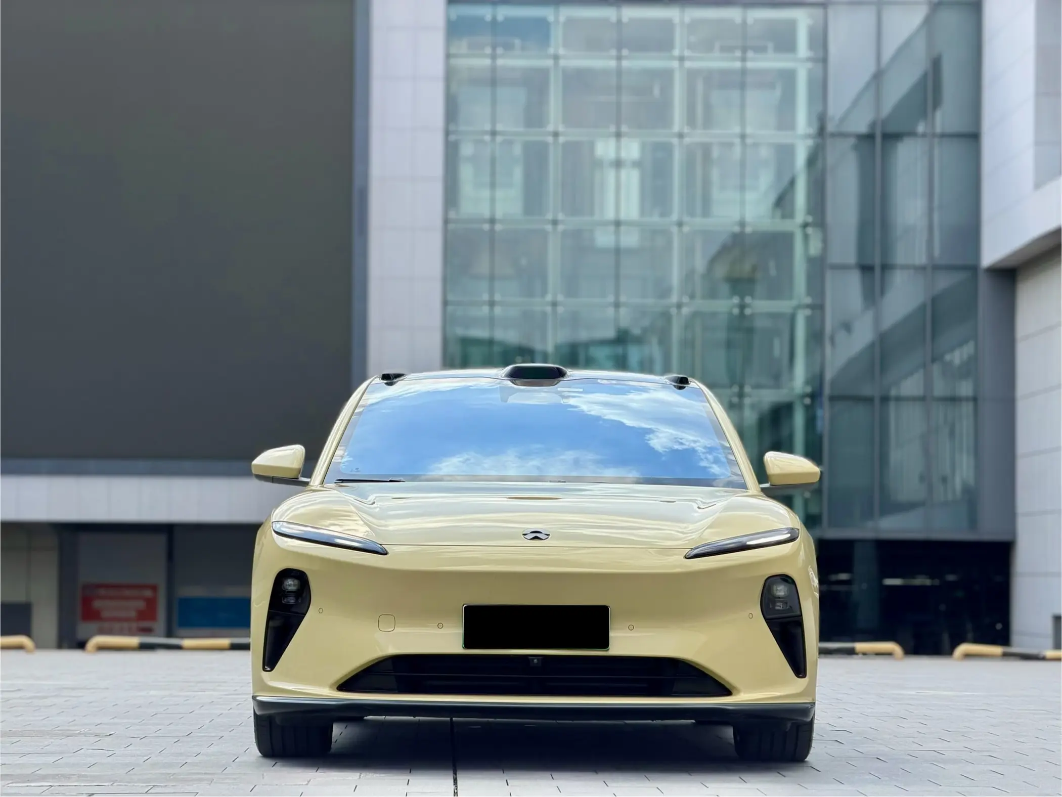 NIO ET5  из Китая