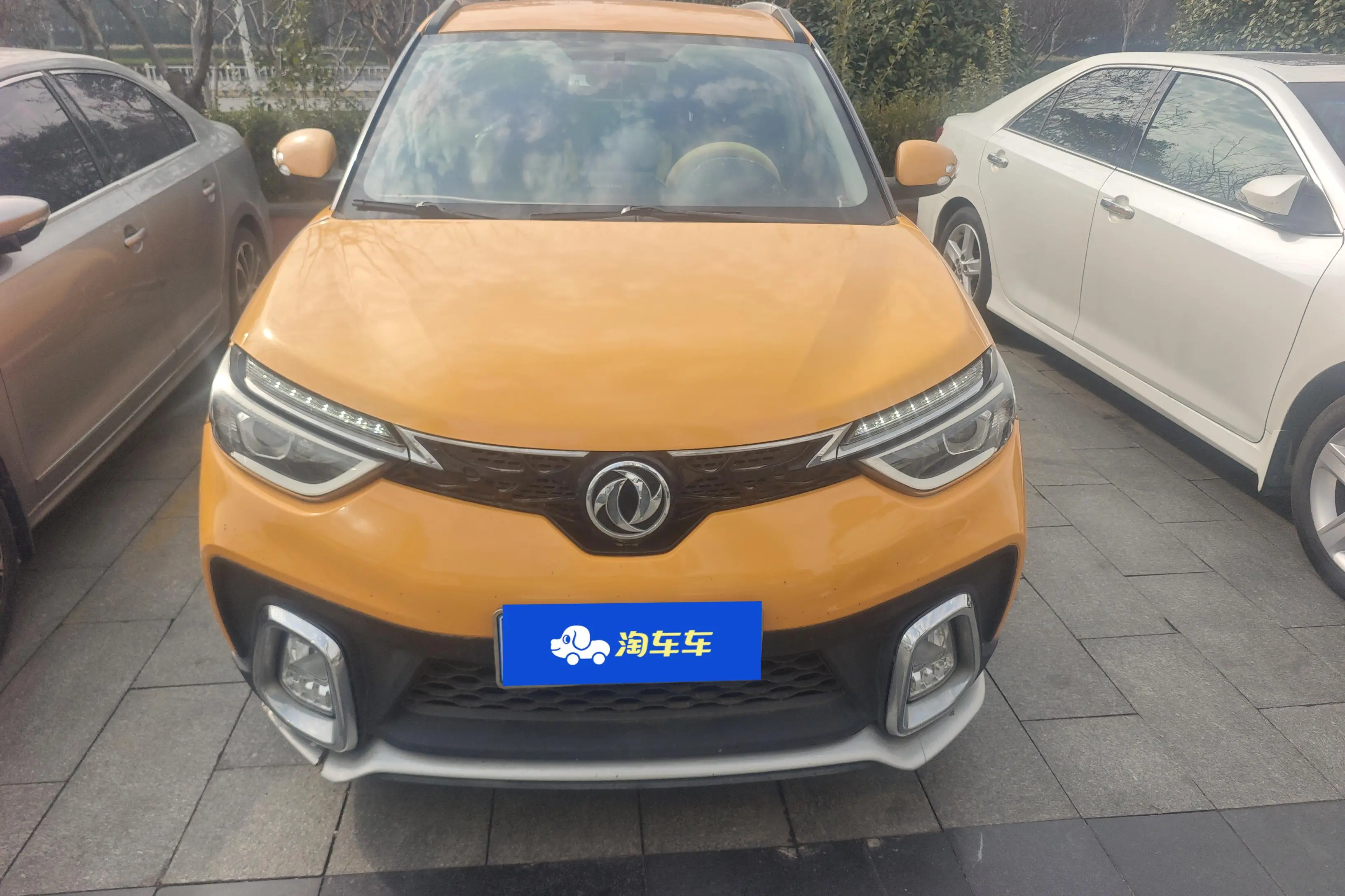 Dongfeng Fengshen AX4  из Китая