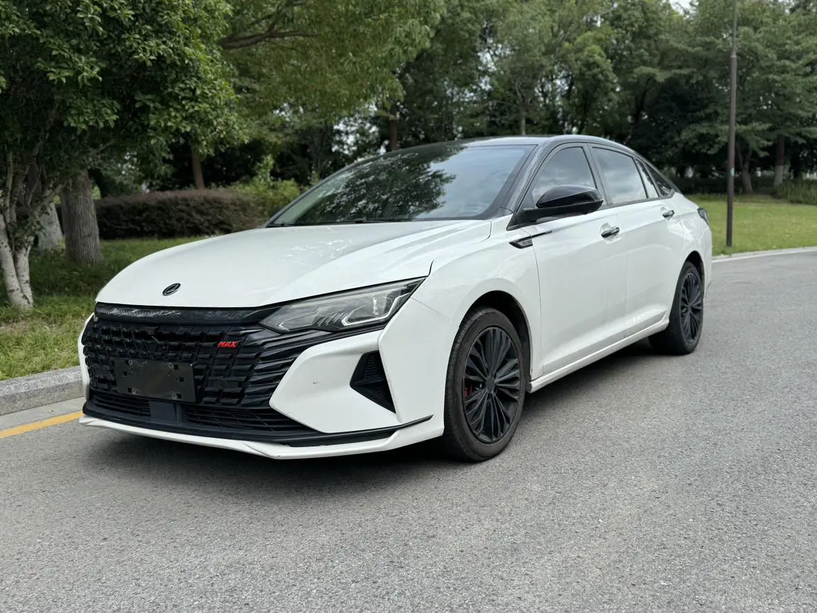 Dongfeng Yixuan MAX  из Китая