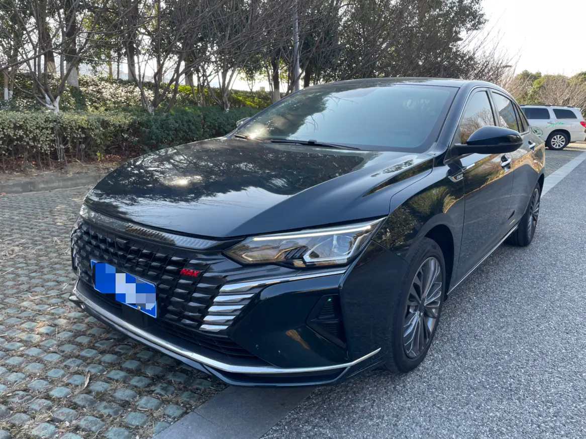 Dongfeng Yixuan MAX  из Китая