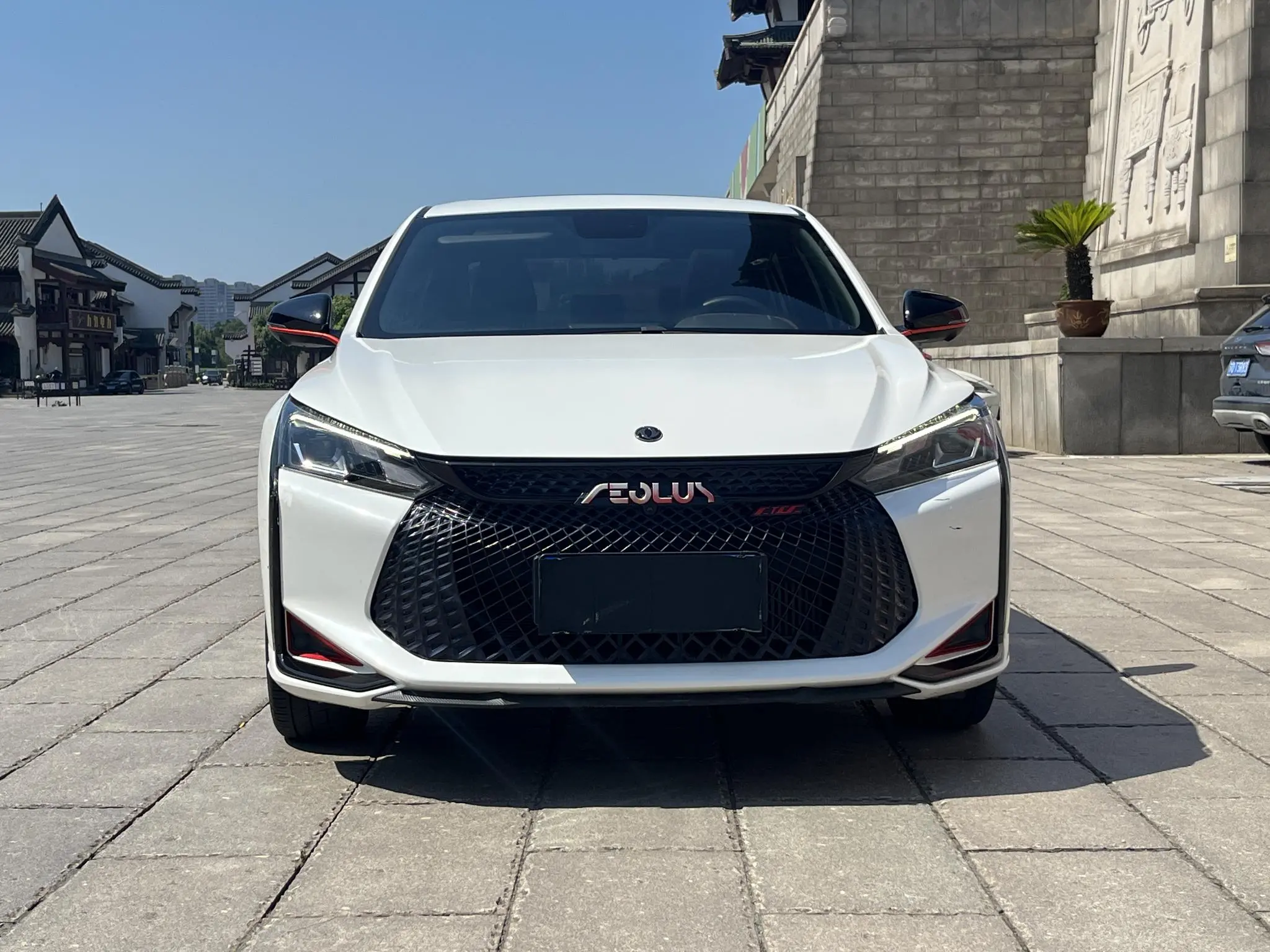 Dongfeng Yixuan MAX  из Китая