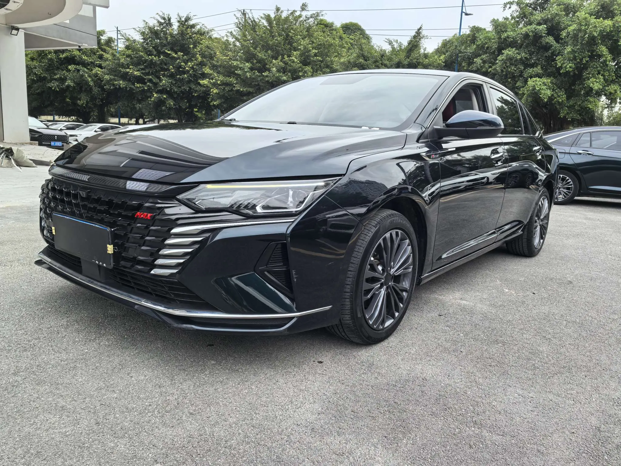 Dongfeng Yixuan MAX  из Китая