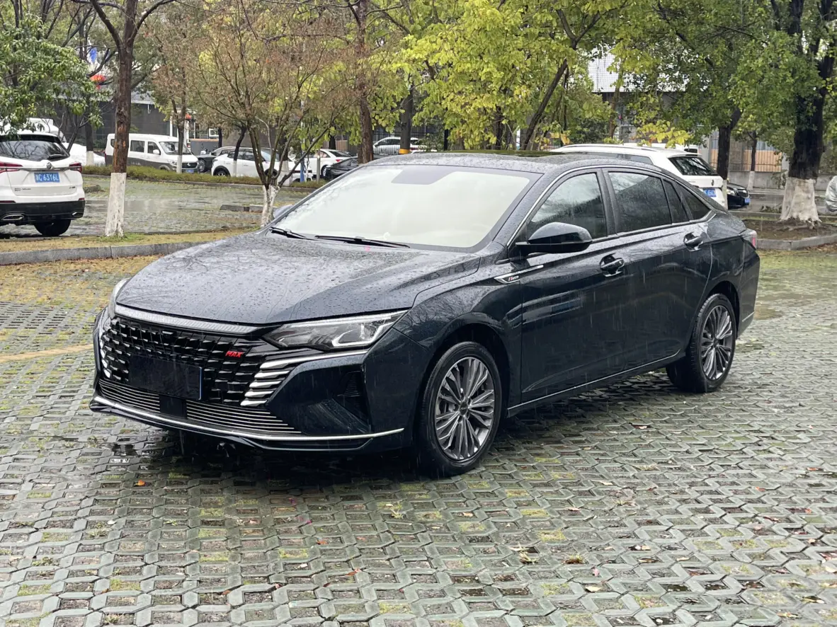 Dongfeng Yixuan MAX  из Китая