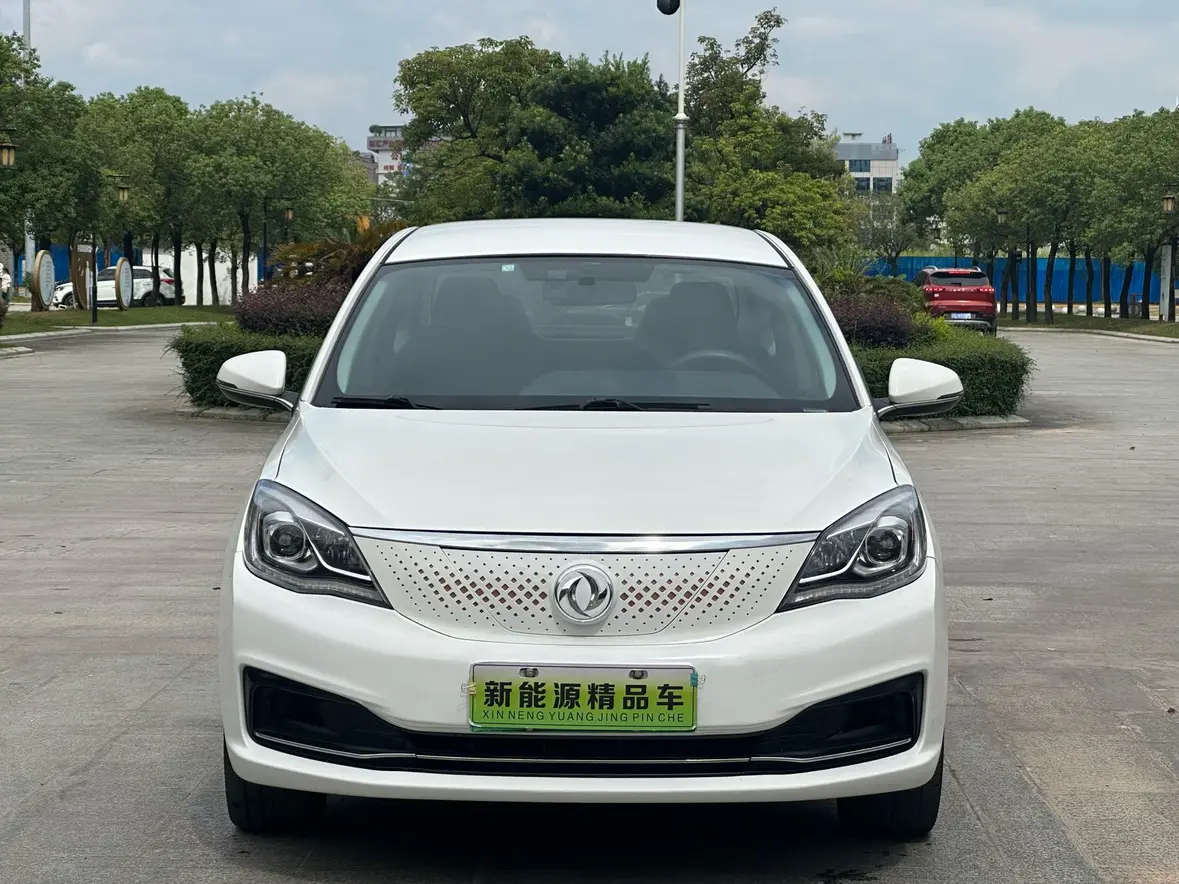 Dongfeng Fengshen E70  из Китая