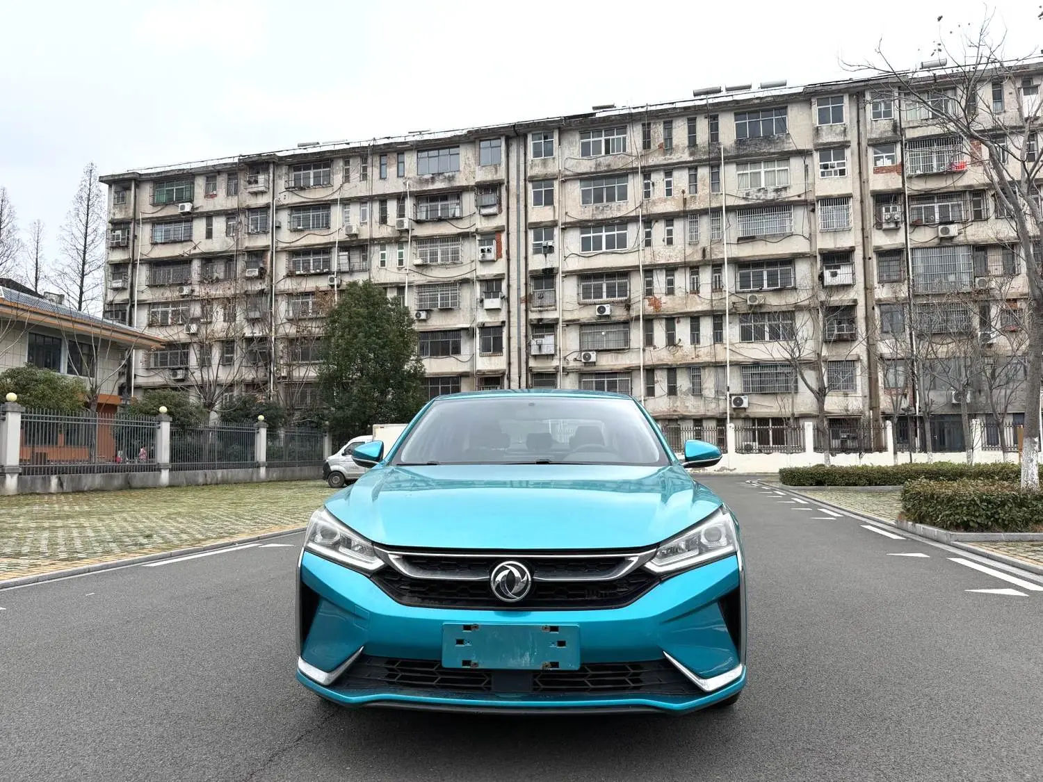 Dongfeng Yixuan  из Китая