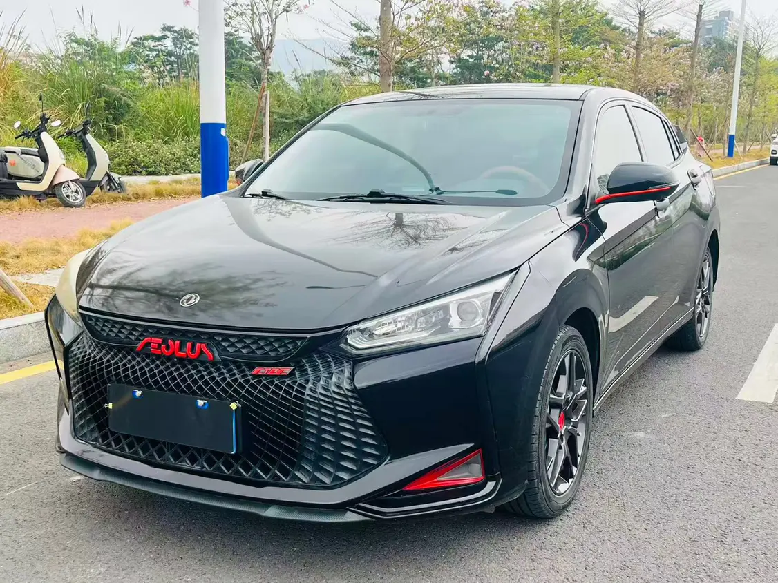 Dongfeng Yixuan  из Китая