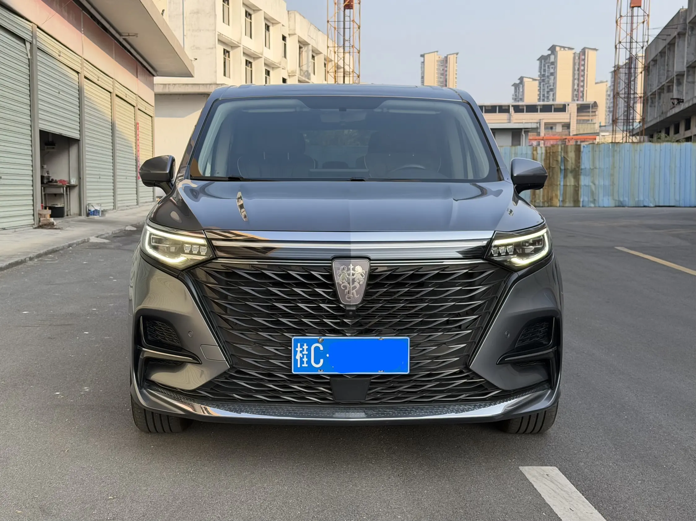 Roewe iMAX8  из Китая