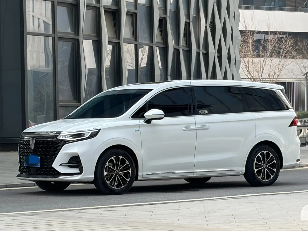 Roewe iMAX8  из Китая