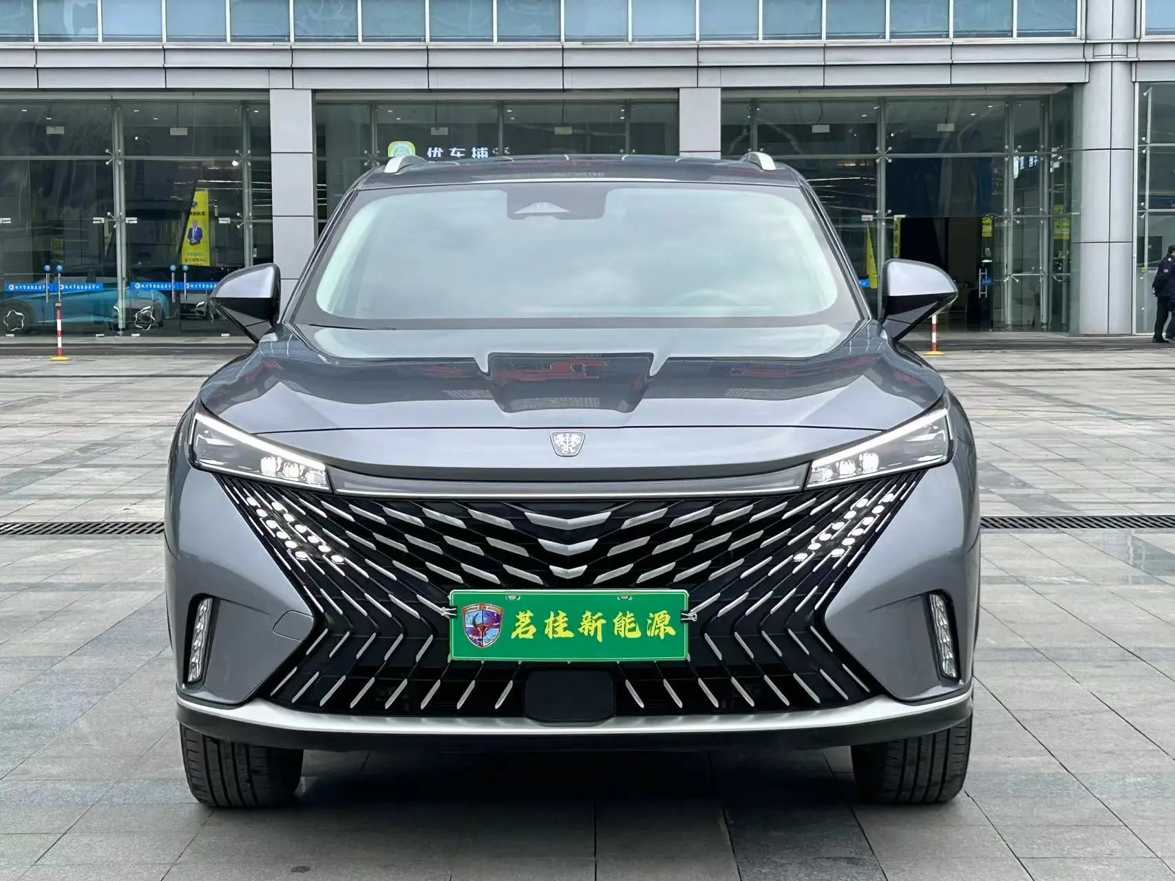 Roewe eRX5  из Китая
