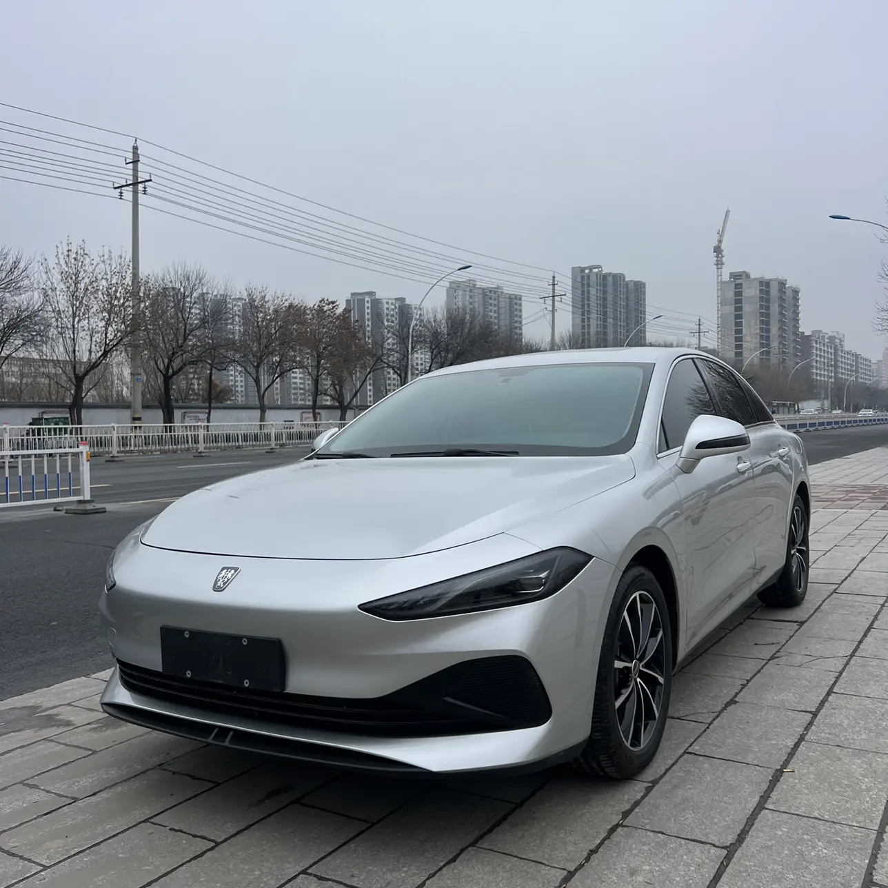Roewe D7 DMH  из Китая