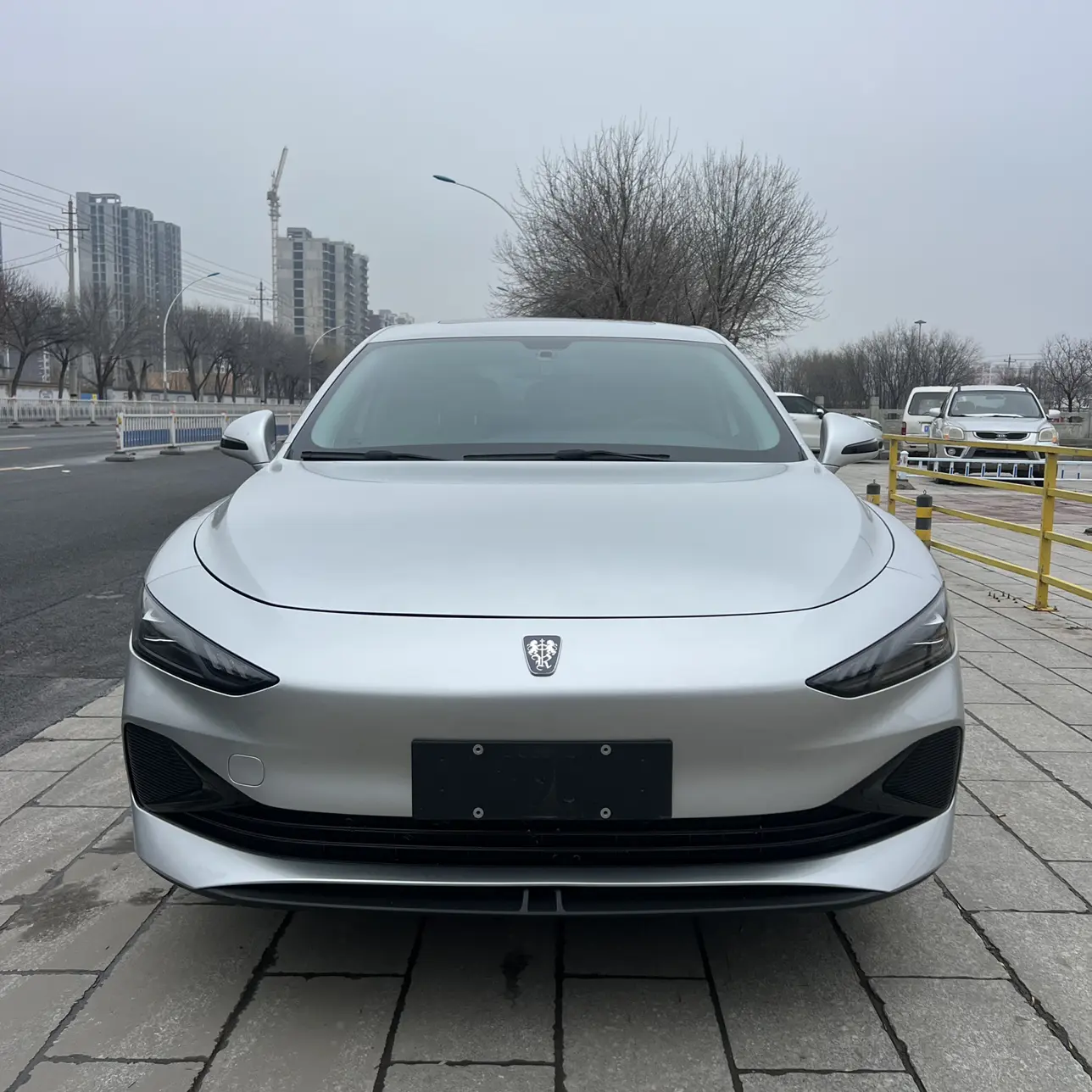 Roewe D7 DMH  из Китая