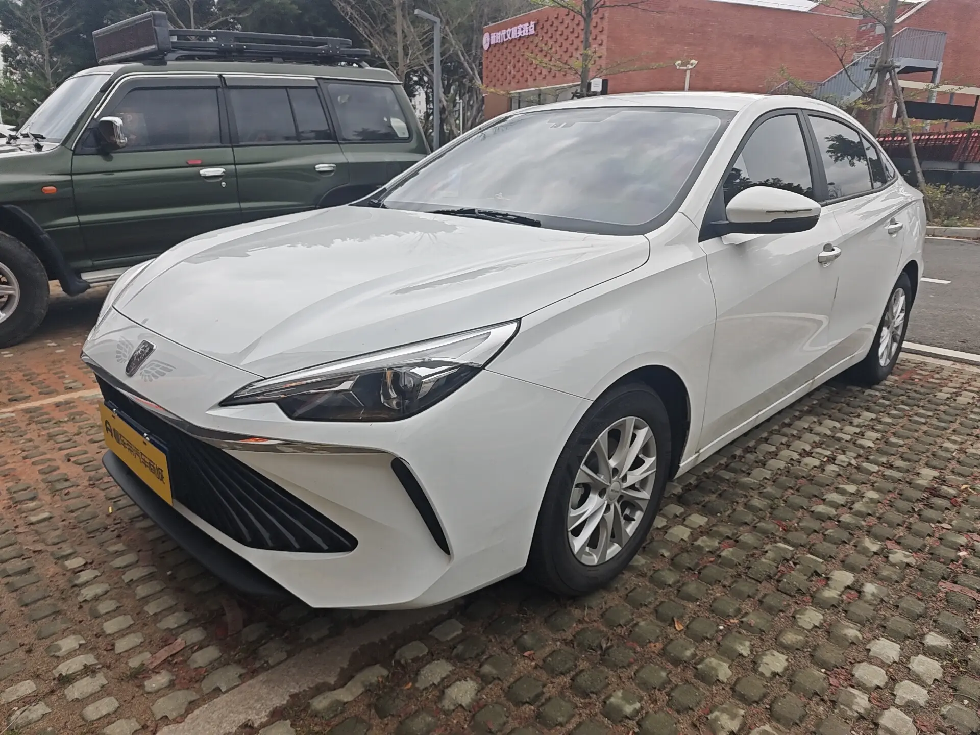 Roewe i5  из Китая